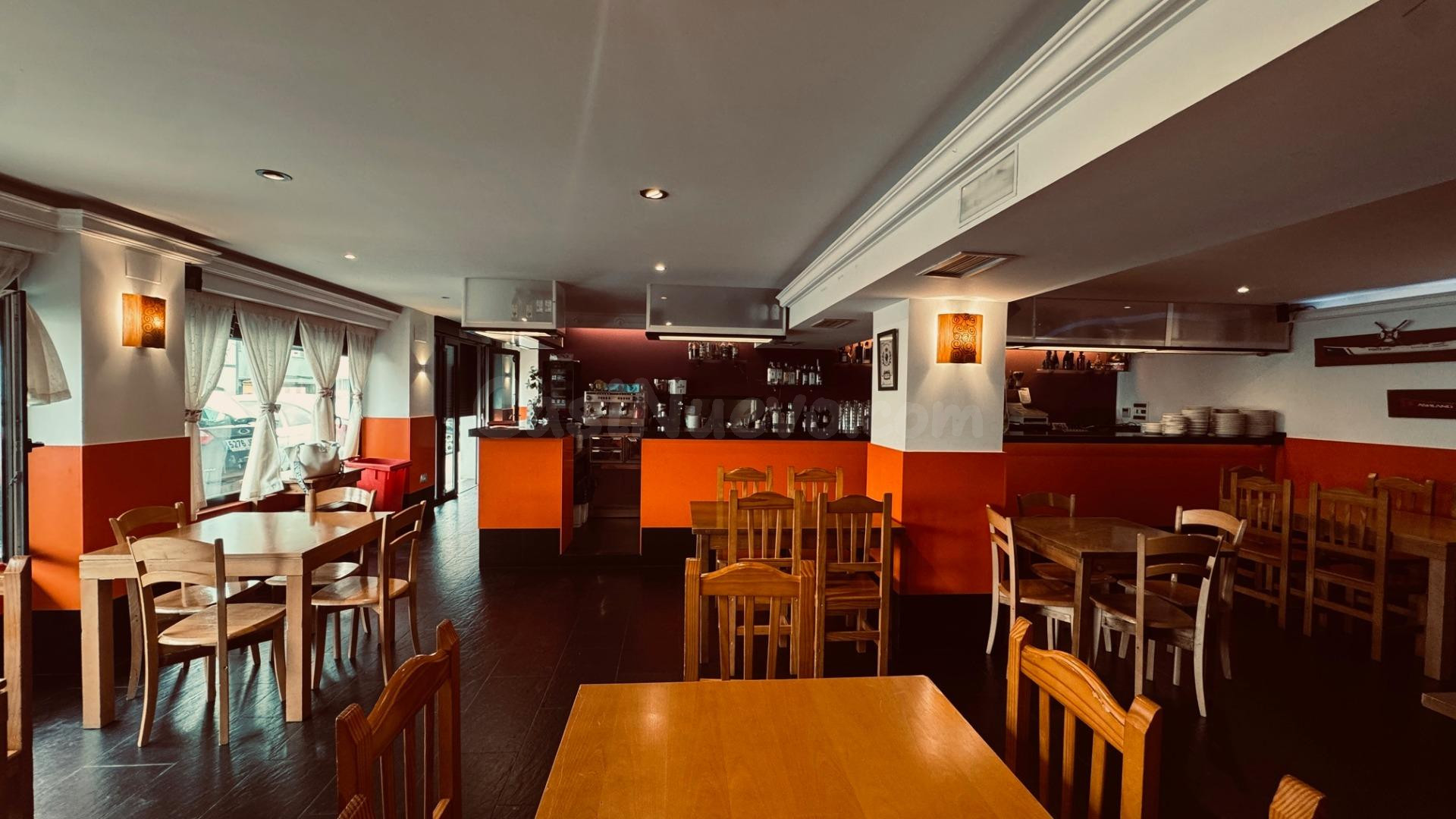 LOCAL COMERCIAL EN PLANTA BAJA, CALLE MADRE SOLEDAD - foto 4