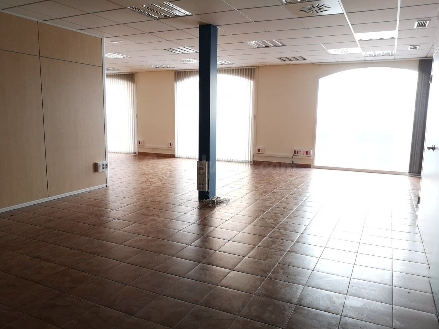 VENTA OFICINAS EN IGUALADA ZONA CENTRO!! - foto 2