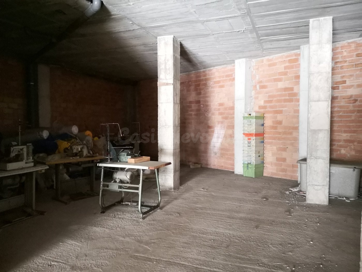 VENTA LOCAL COMERCIAL EN POBLE SEC 134M2!! - foto 3
