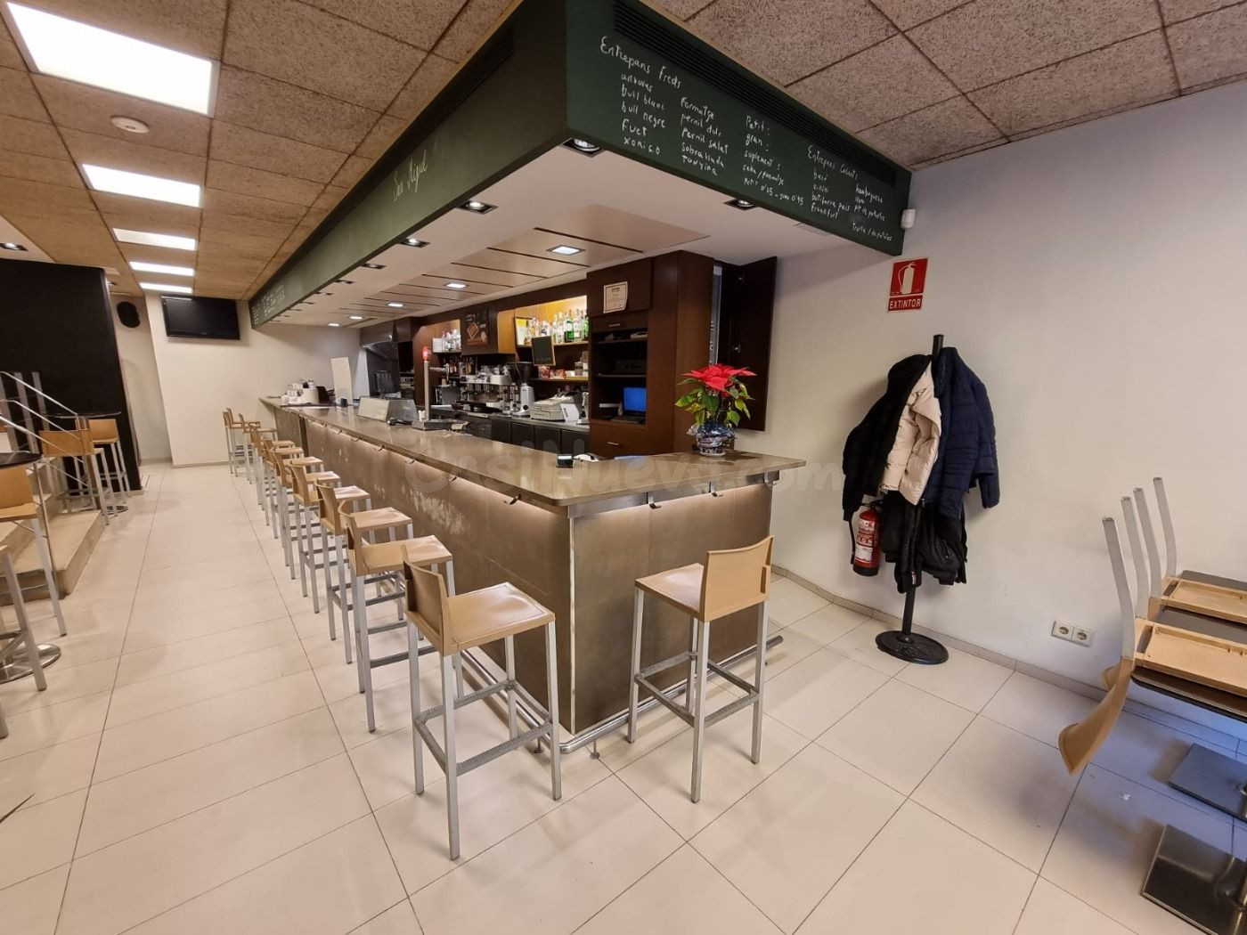 VENTA O TRASPASO DE LOCAL EN IGUALADA CENTRO EN PLENO FUNCIO - foto 2