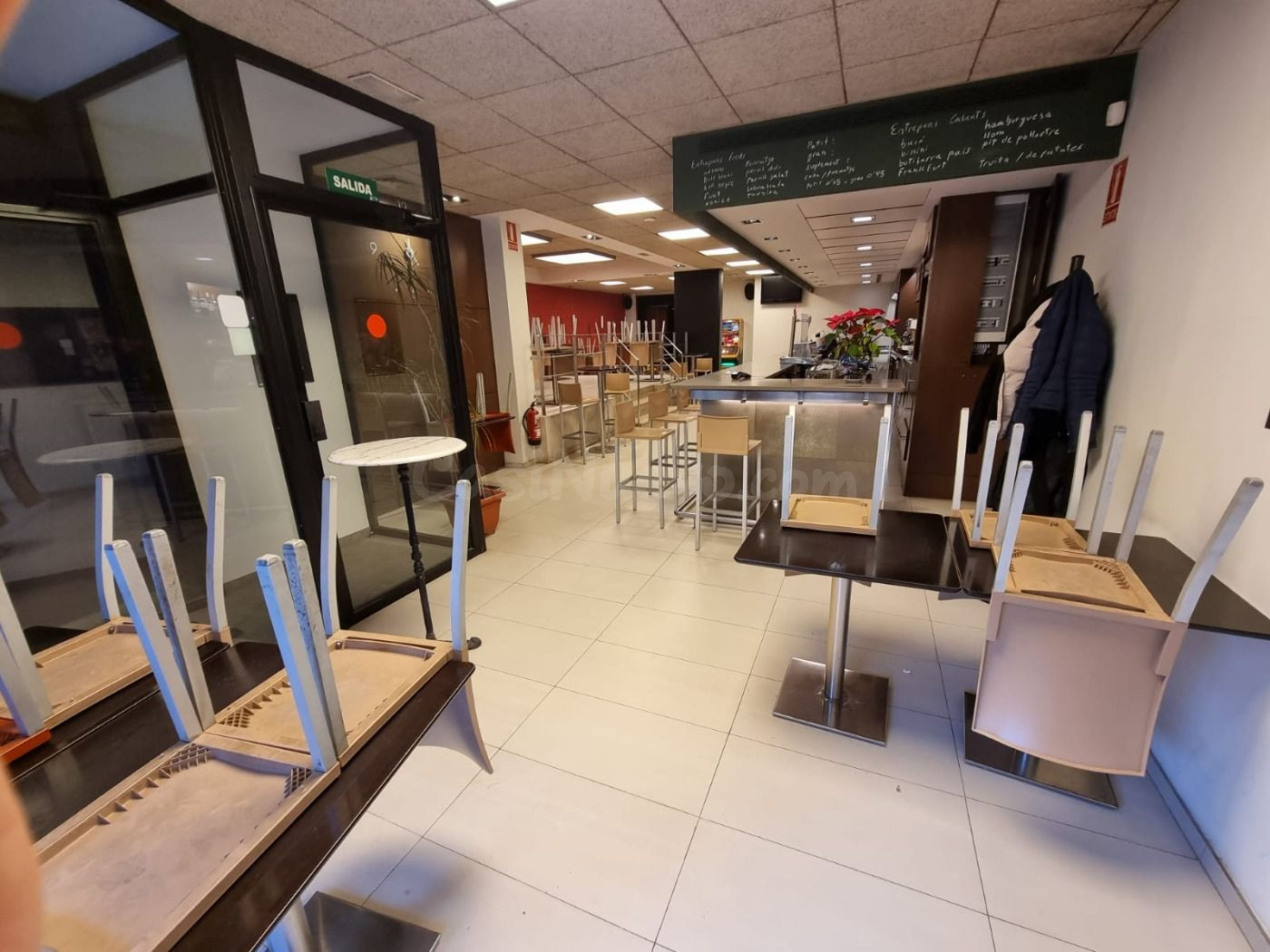 VENTA O TRASPASO DE LOCAL EN IGUALADA CENTRO EN PLENO FUNCIO - foto 3