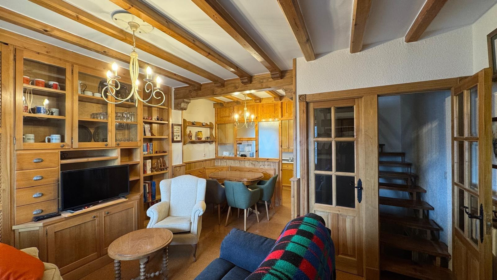 CHALET PAREADO DE 5 DORMITORIOS EN LA ESTACIÓN INVERNAL DE ALTO CAMPOO - foto 5