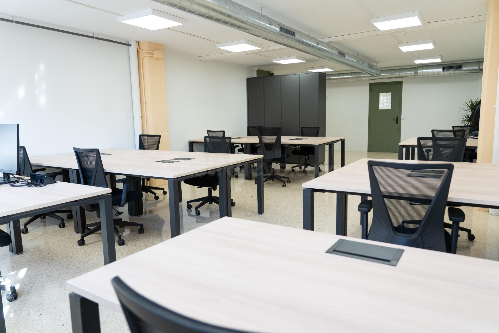 ALQUILER OFICINAS EN IGUALADA ZONA CENTRO!! - foto 2