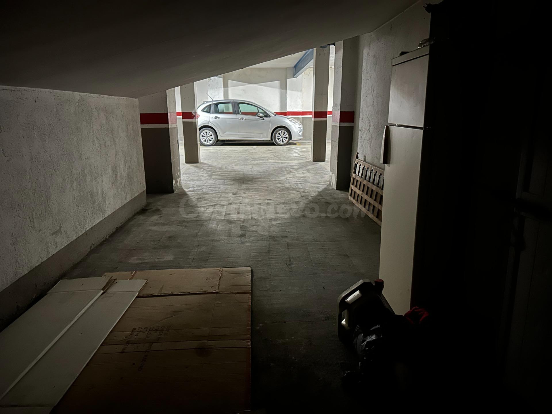 ALQUILER PLAZA DE PARKING PARA MOTO EN IGUALADA ZONA CENTRO! - foto 3