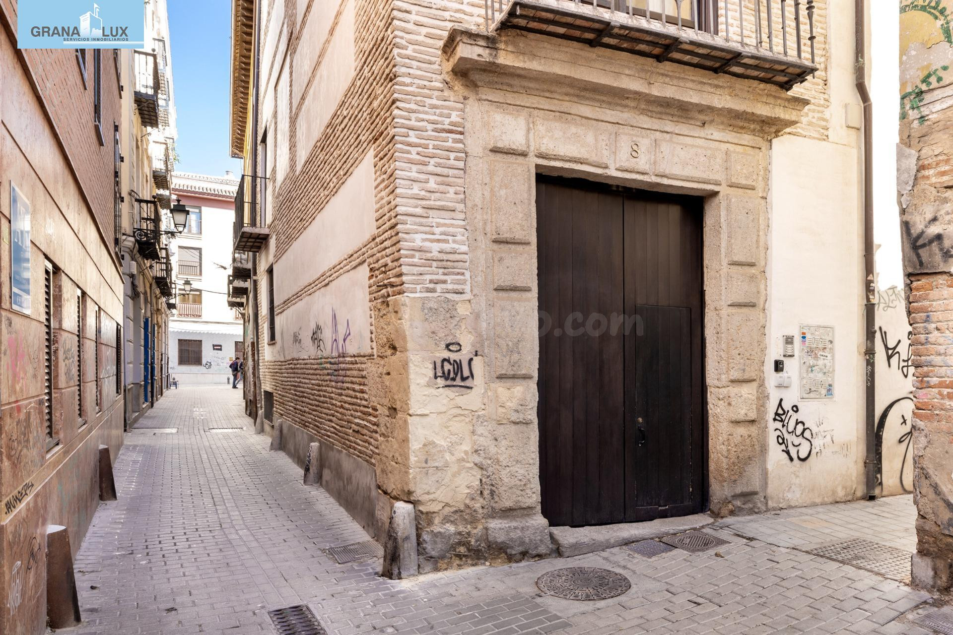 ✨ Oficina acondicionada como vivienda con encanto en pleno centro de Granada ⭐