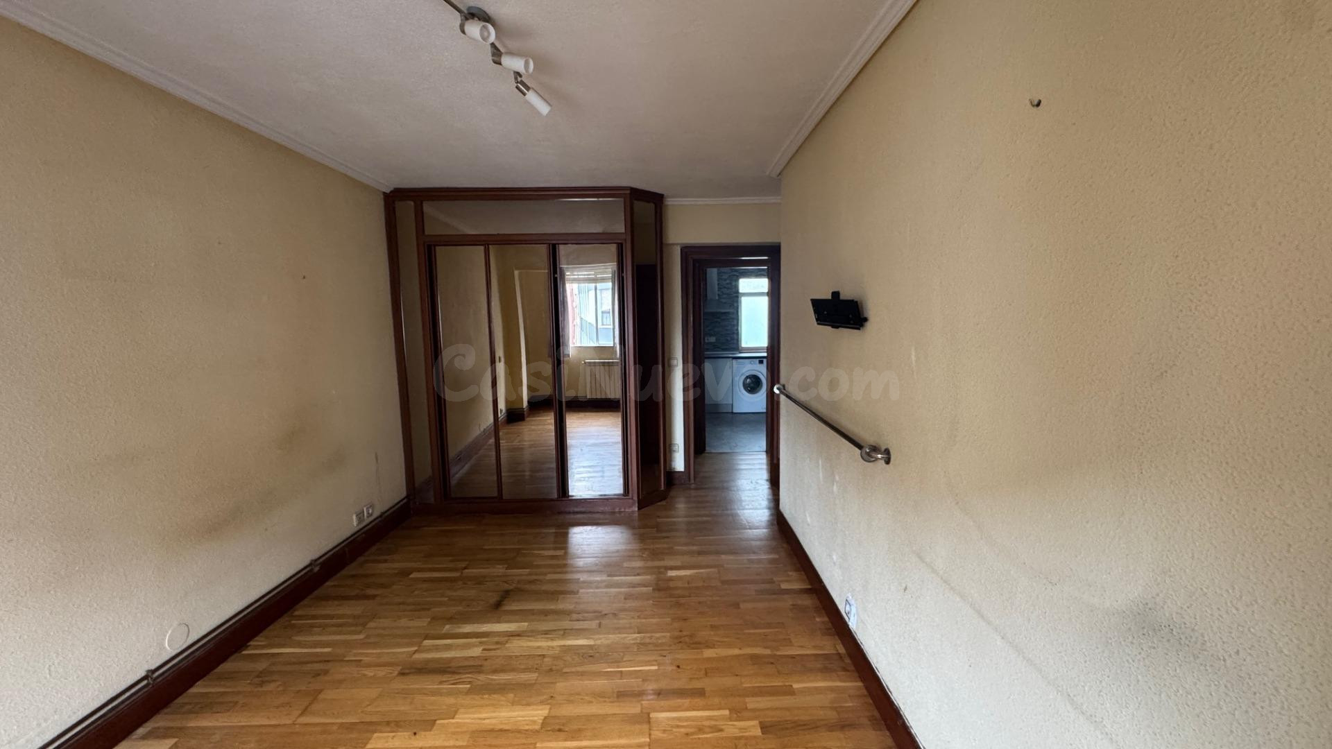 PISO DE DOS DORMITORIOS EN CUATRO CAMINOS CON ASCENSOR PARA  - foto 5