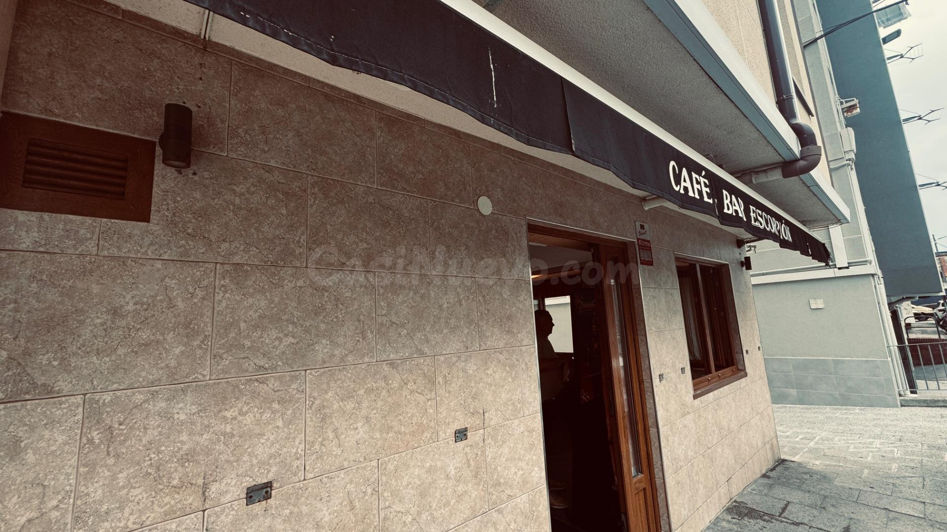 VENTA DE BAR-RESTAURANTE CON LICENCIA DE HOSTELERIA VIGENTE  - foto 4