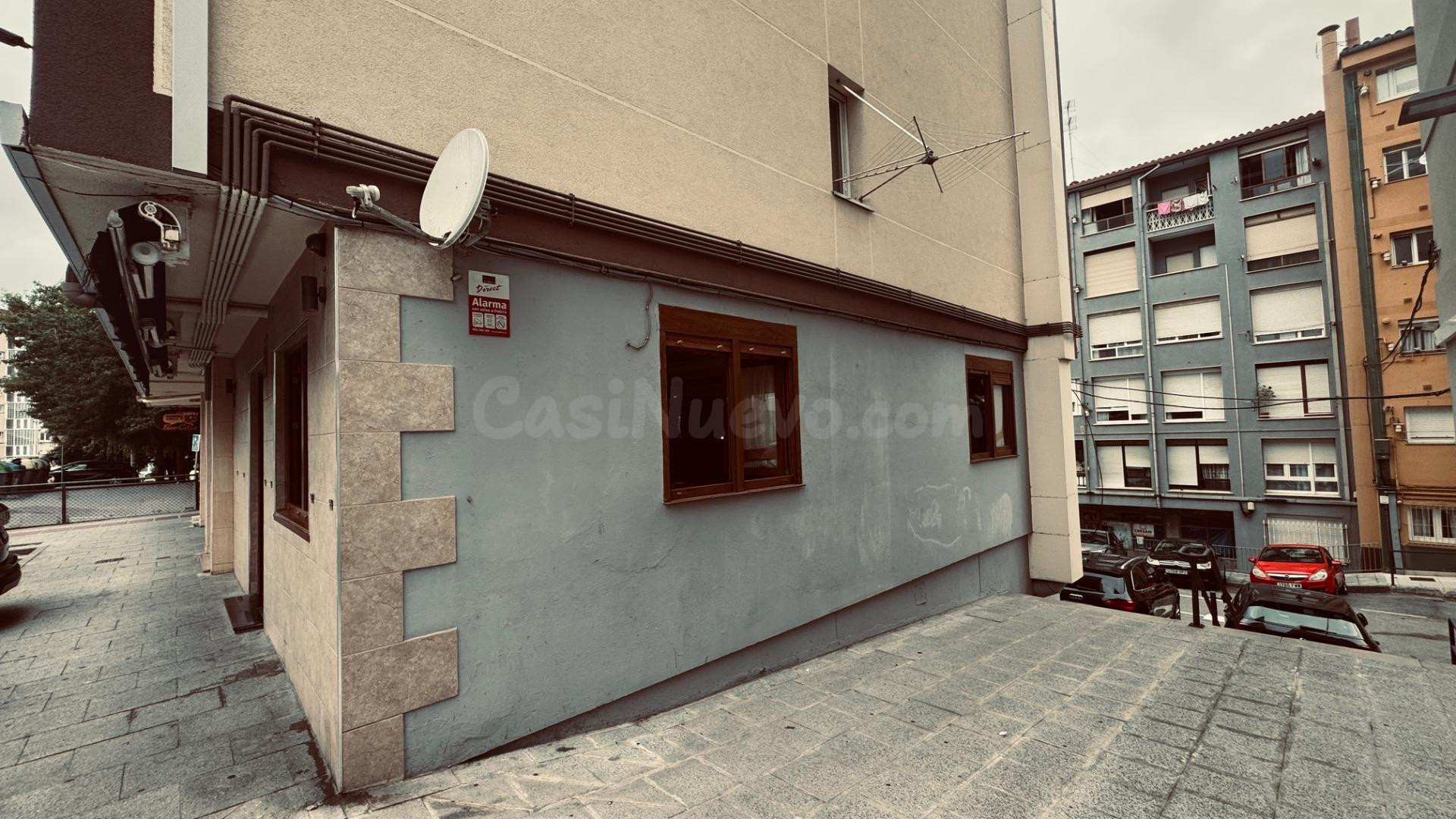 VENTA DE BAR-RESTAURANTE CON LICENCIA DE HOSTELERIA VIGENTE  - foto 2