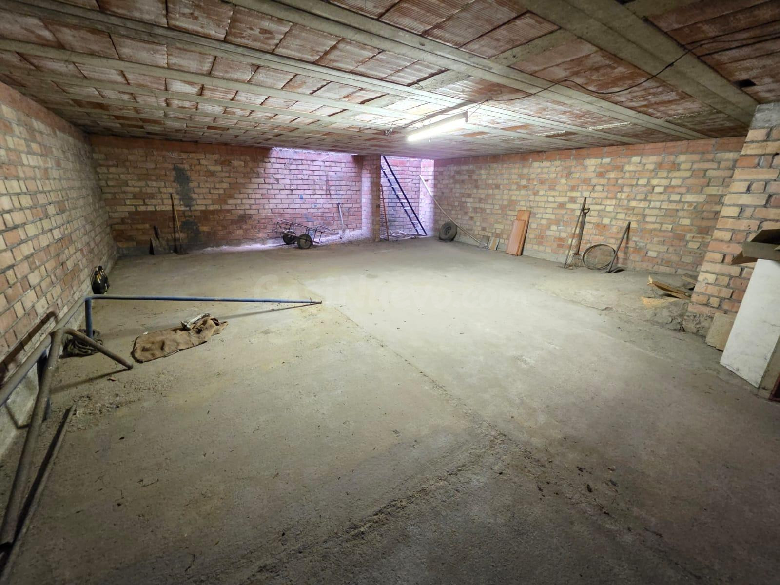 VENTA ALMACÉN EN IGUALADA ZONA BARRI MONTSERRAT 220M2!! - foto 2