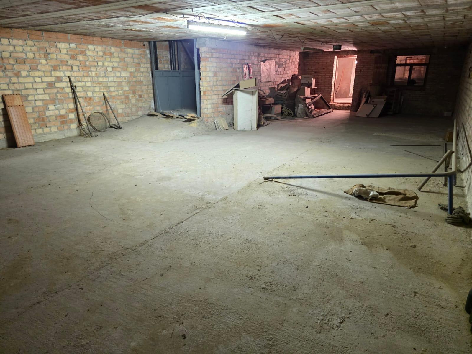 VENTA ALMACÉN EN IGUALADA ZONA BARRI MONTSERRAT 220M2!! - foto 5