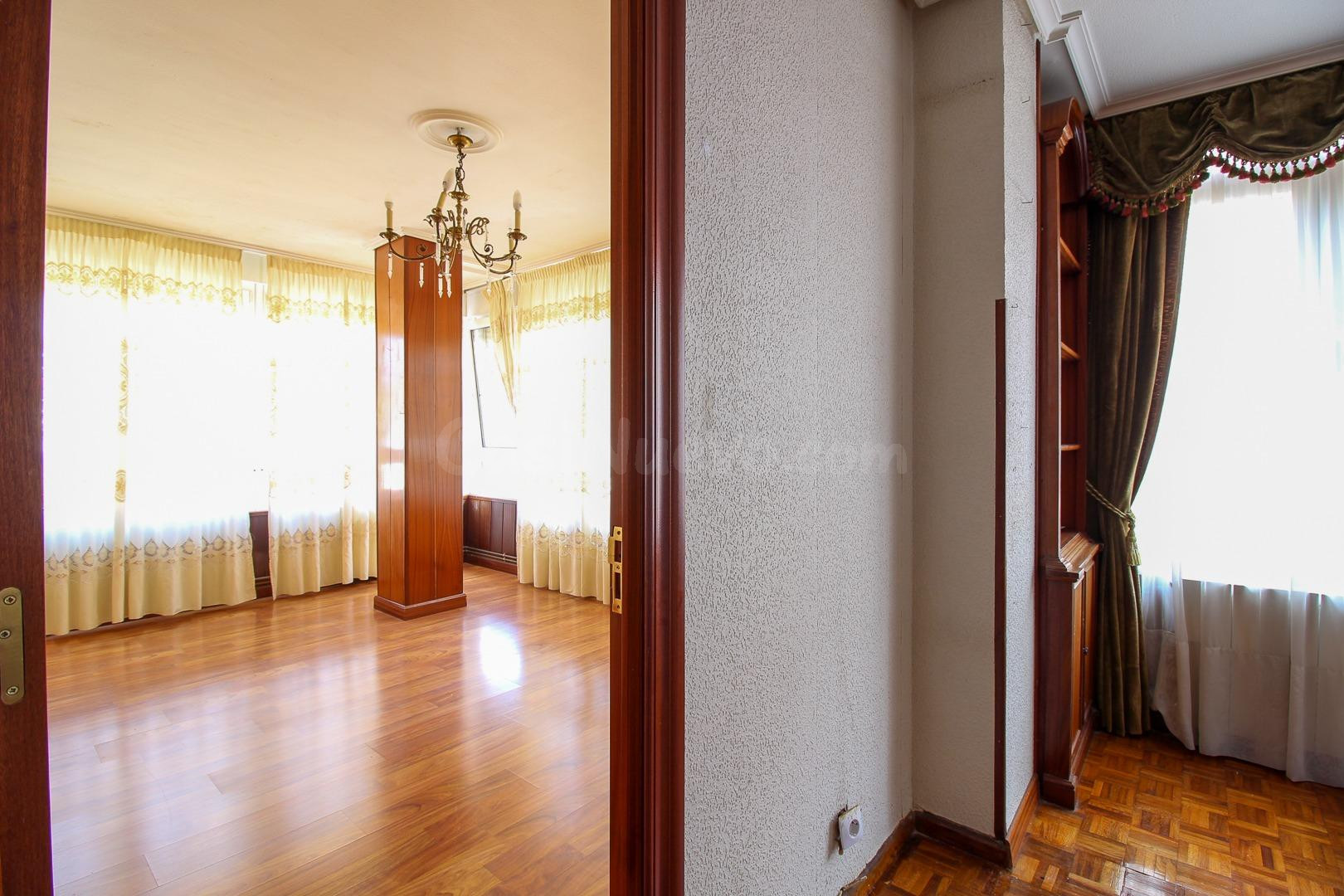 LUMINOSA Y AMPLIA VIVIENDA EN CAMILO ALONSO VEGA - foto 4