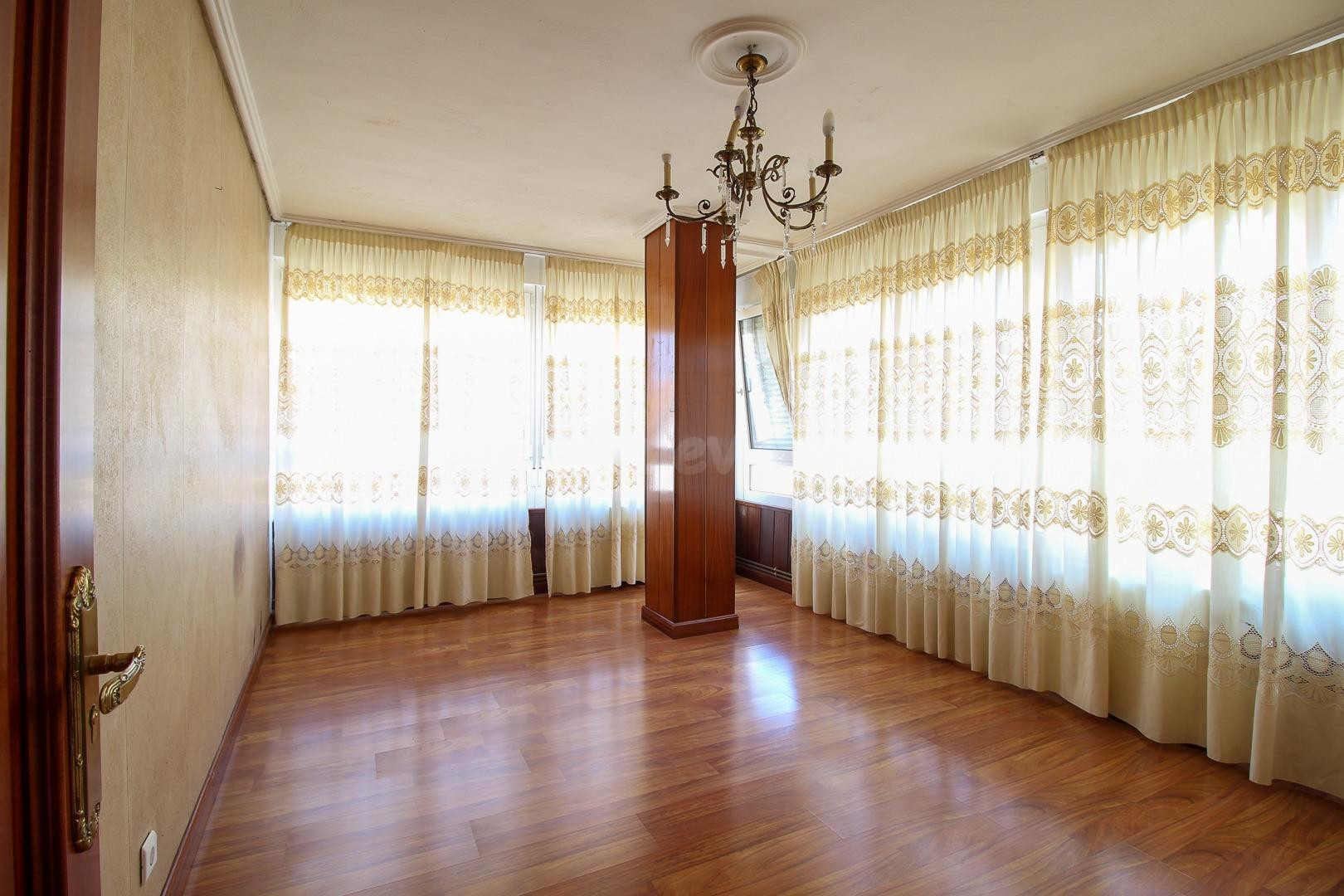 LUMINOSA Y AMPLIA VIVIENDA EN CAMILO ALONSO VEGA - foto 5
