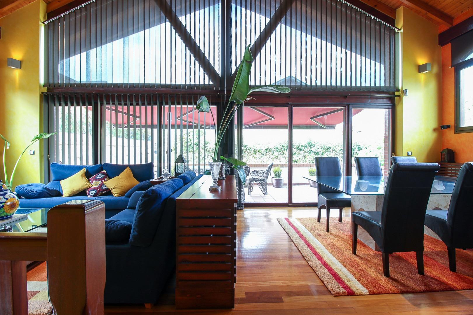 EXCLUSIVO CHALET INDEPENDIENTE EN PARCELA DE 540 M2 EN RESID - foto 4