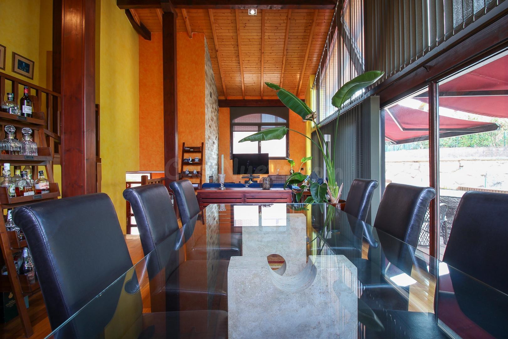 EXCLUSIVO CHALET INDEPENDIENTE EN PARCELA DE 540 M2 EN RESID - foto 5