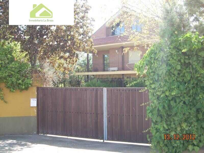 CASA EN VENTA EN MORALES DEL VINO - foto 2