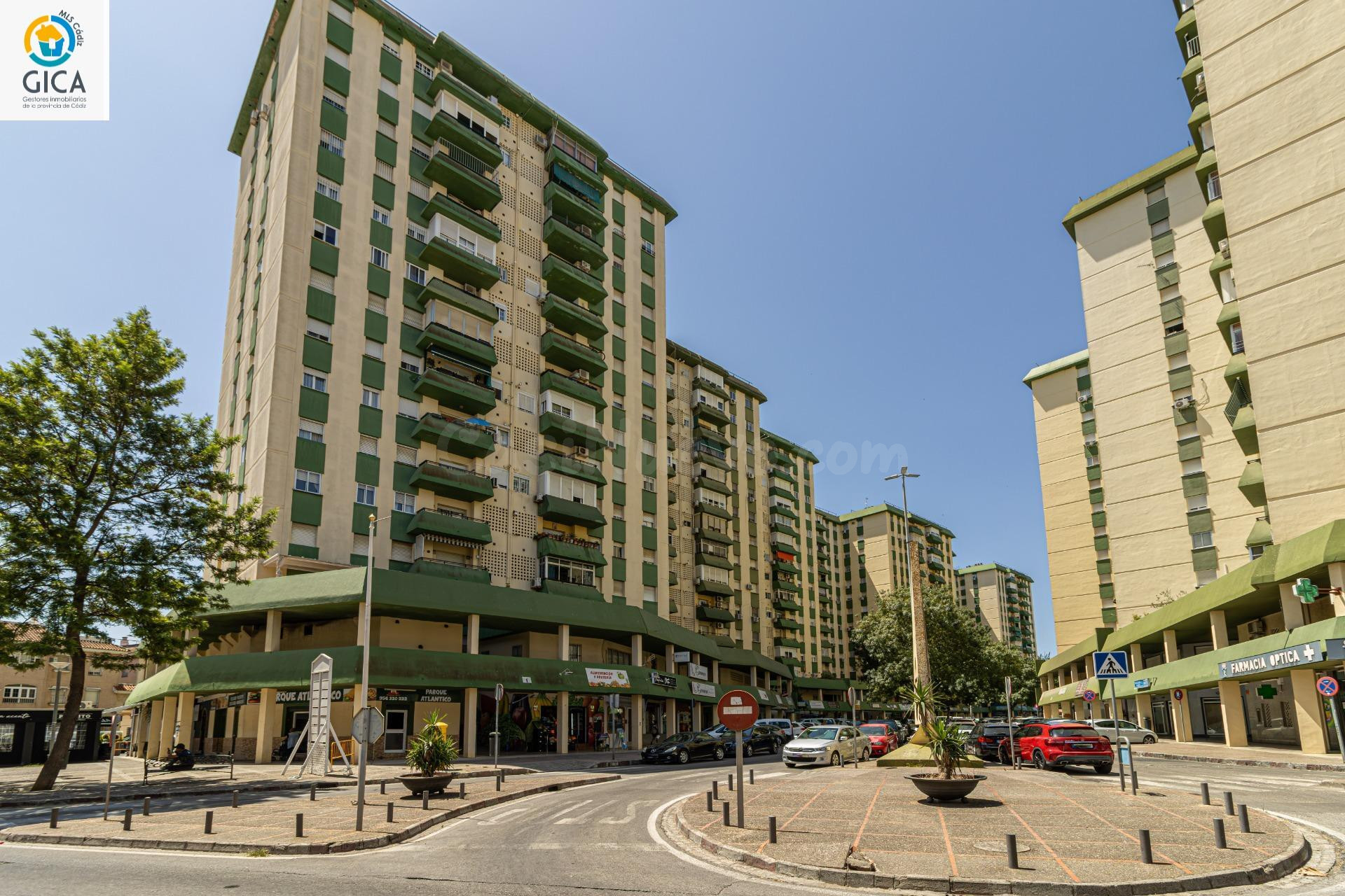 SE VENDE PISO DE 4 DORMITORIOS EN EL PARQUE ATLÁNTICO - foto 2