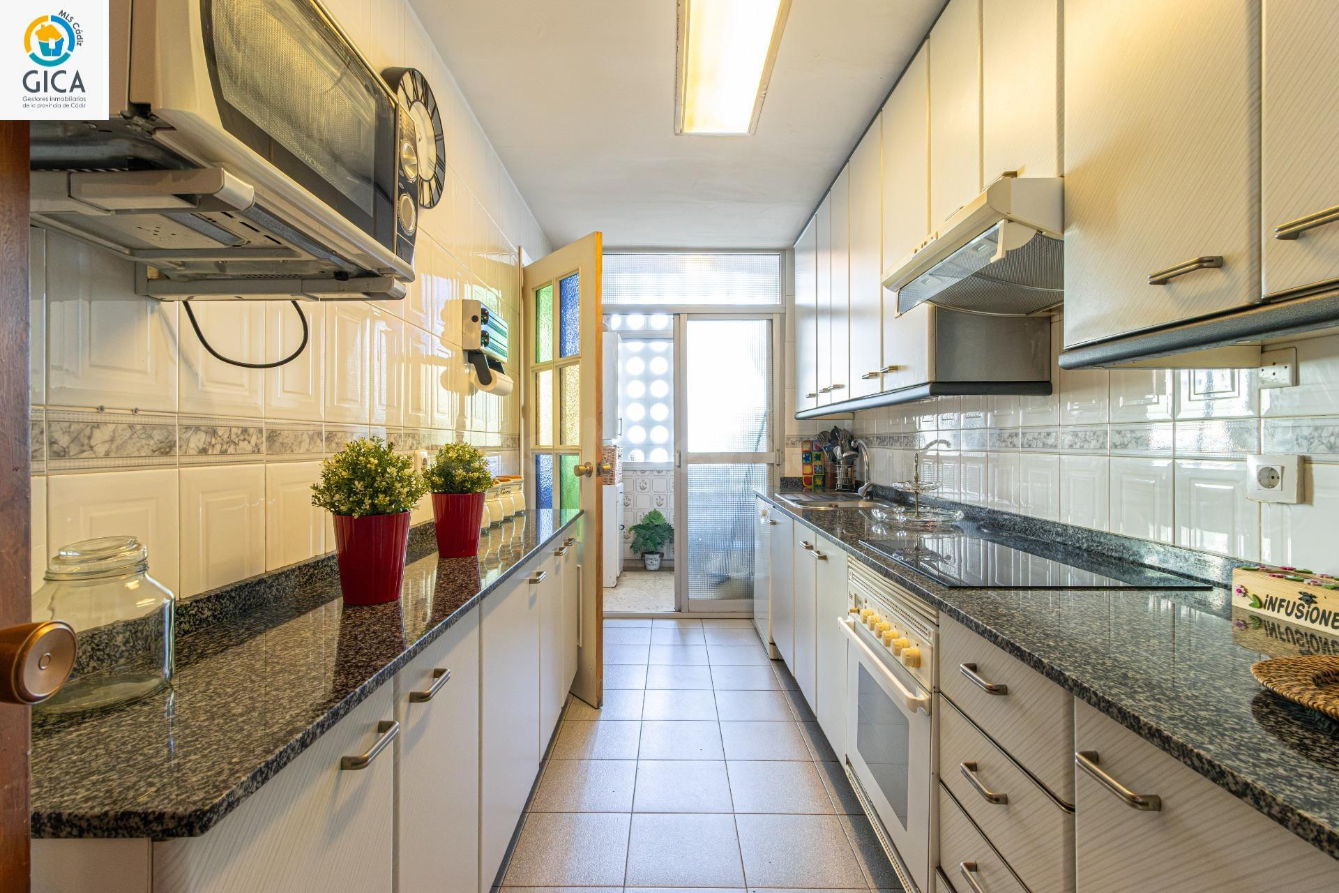 SE VENDE PISO DE 4 DORMITORIOS EN EL PARQUE ATLÁNTICO - foto 5