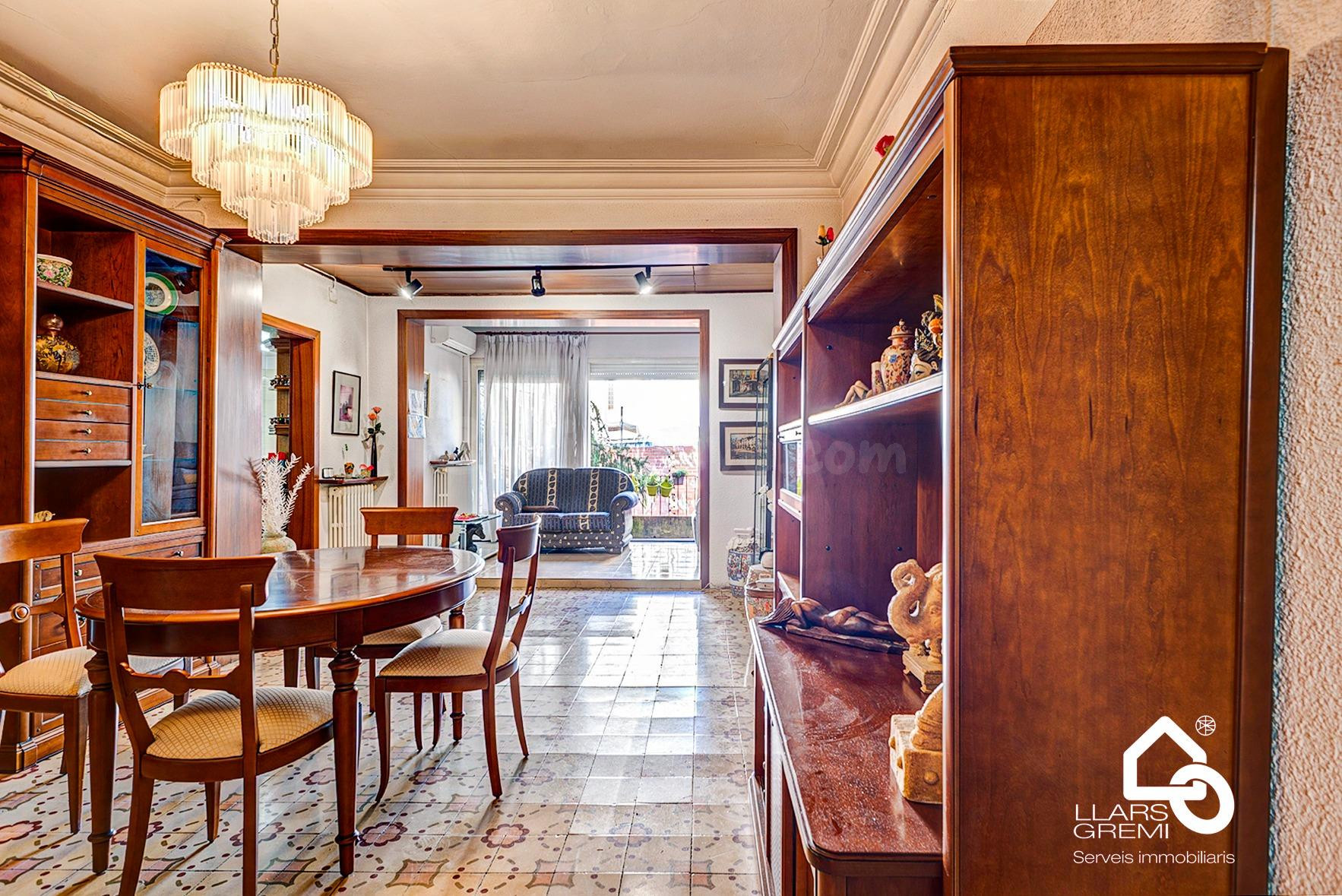 VENTA CASA EN IGUALADA ZONA CENTRO TERRAZA, GARAJE Y JARDÍN!!
