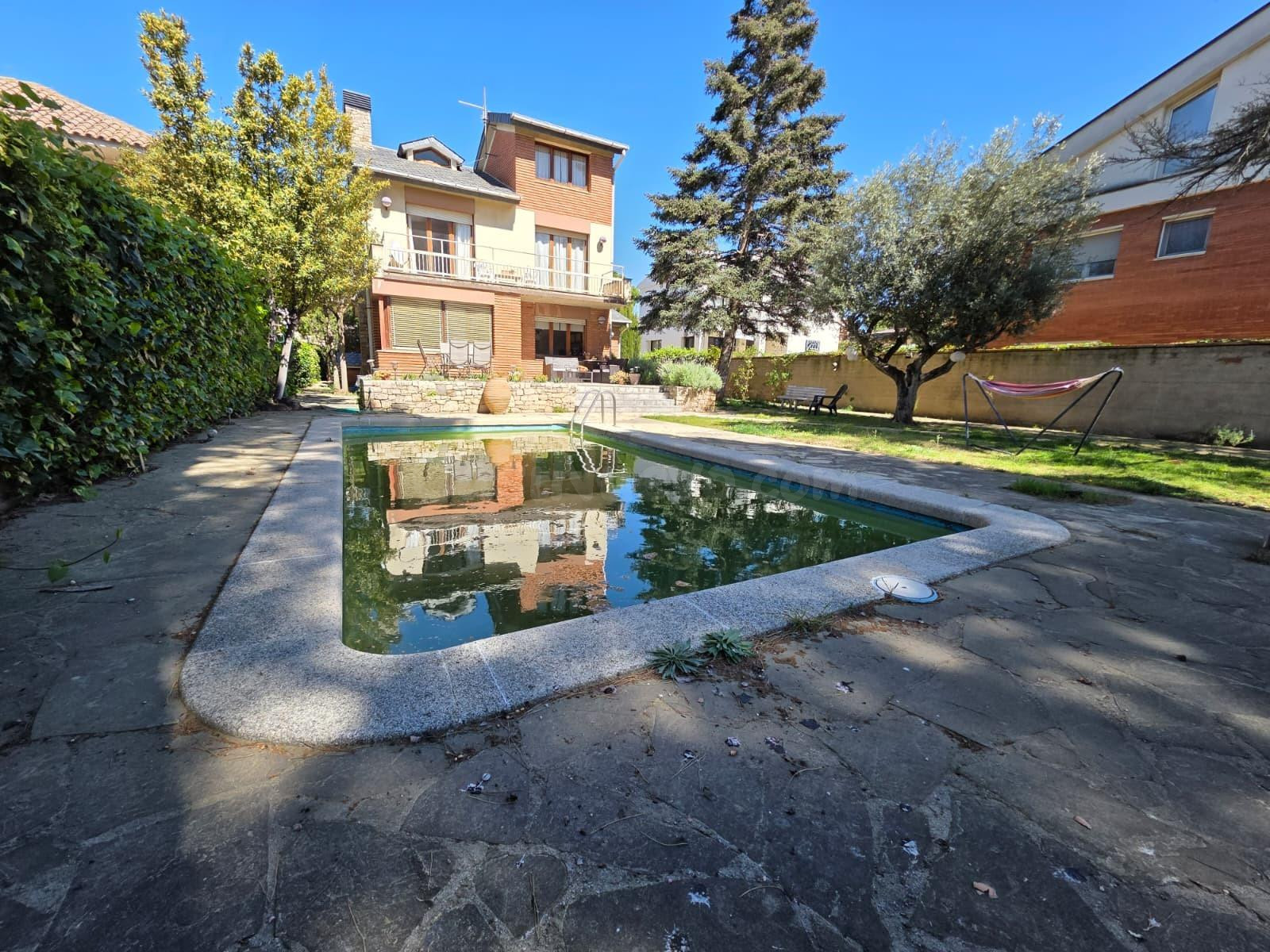 VENTA CASA EN IGUALADA ZONA SET CAMINS GARAJE, JARDÍN Y PISCINA!!