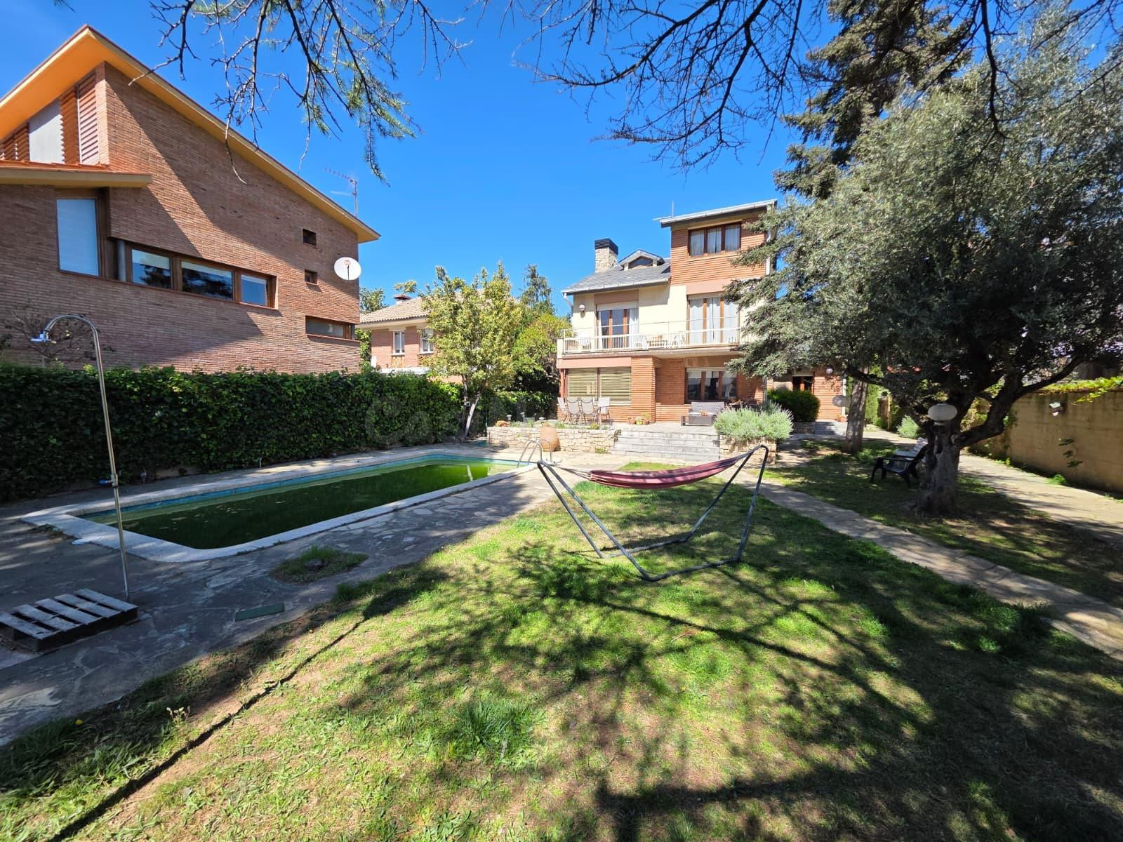 VENTA CASA EN IGUALADA ZONA SET CAMINS GARAJE, JARDÍN Y PISC - foto 2