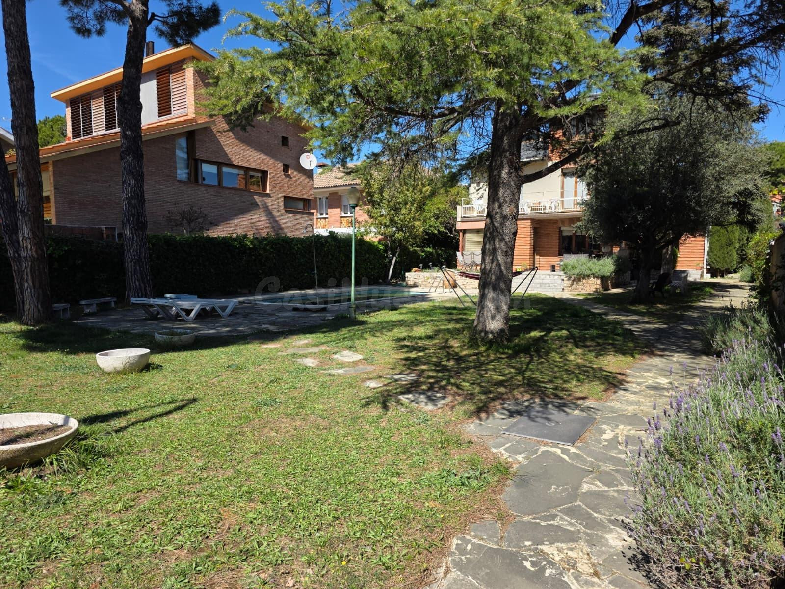 VENTA CASA EN IGUALADA ZONA SET CAMINS GARAJE, JARDÍN Y PISC - foto 4