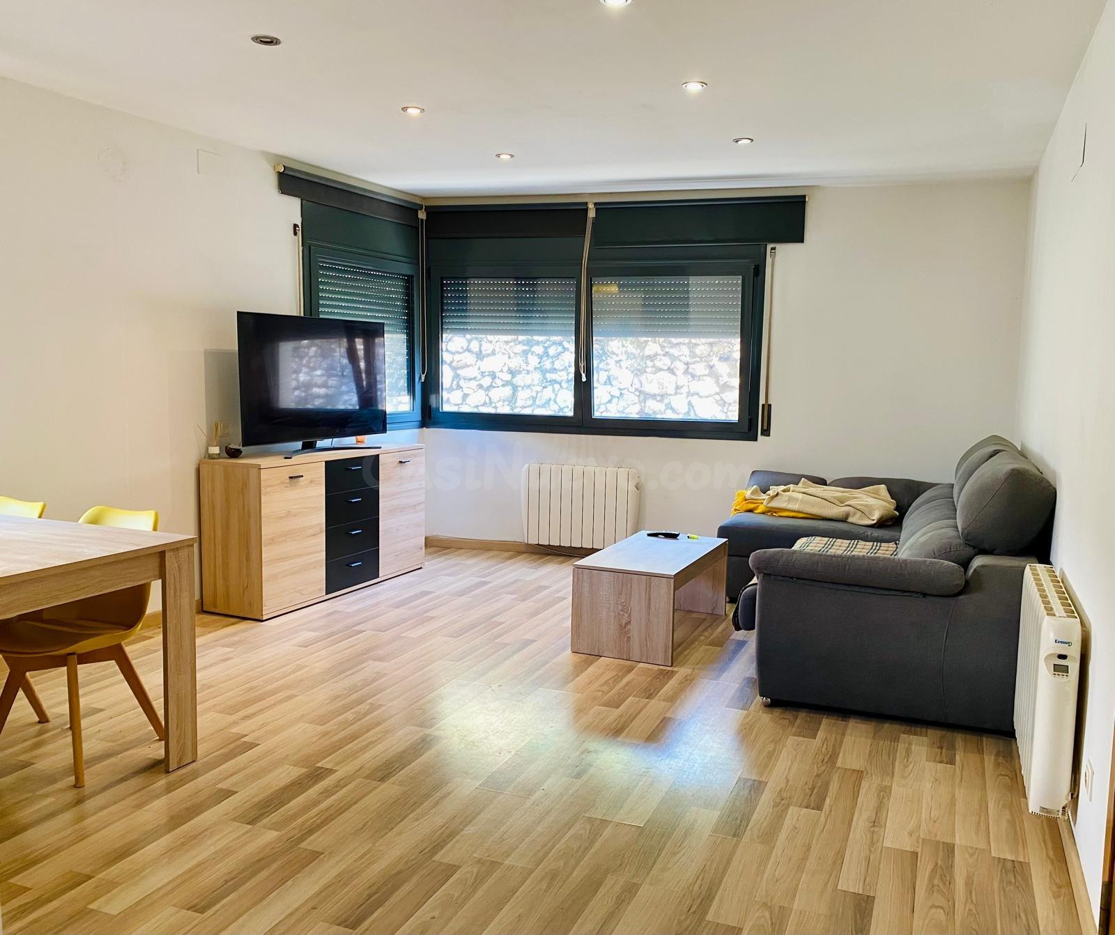 VENTA PISO EN MONTBUI PUEBLO SEMINUEVO, GARAJE Y TRASTERO!! - foto 2