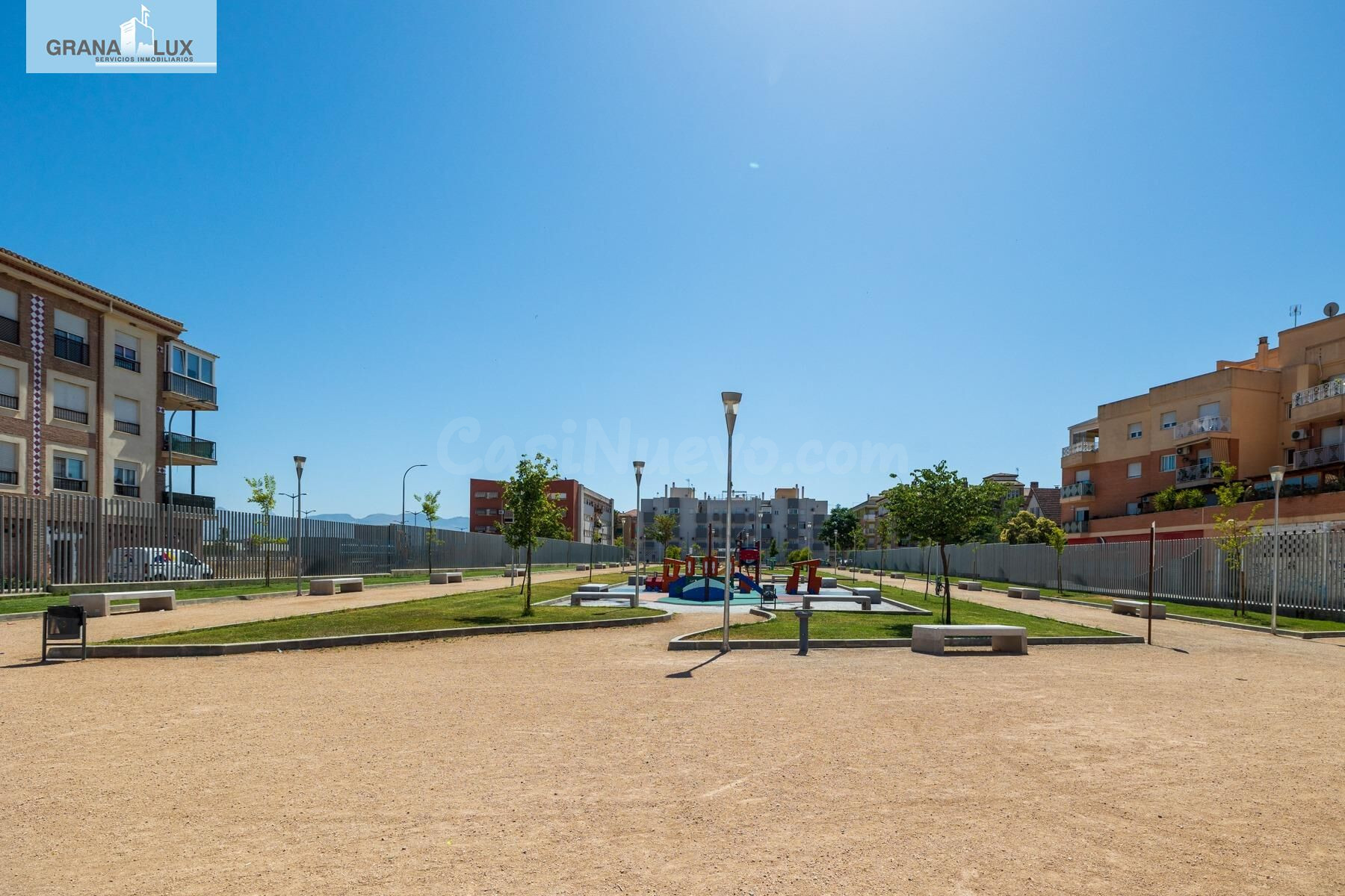 estupendo solar para construir en el mismo centro de Santa F - foto 5