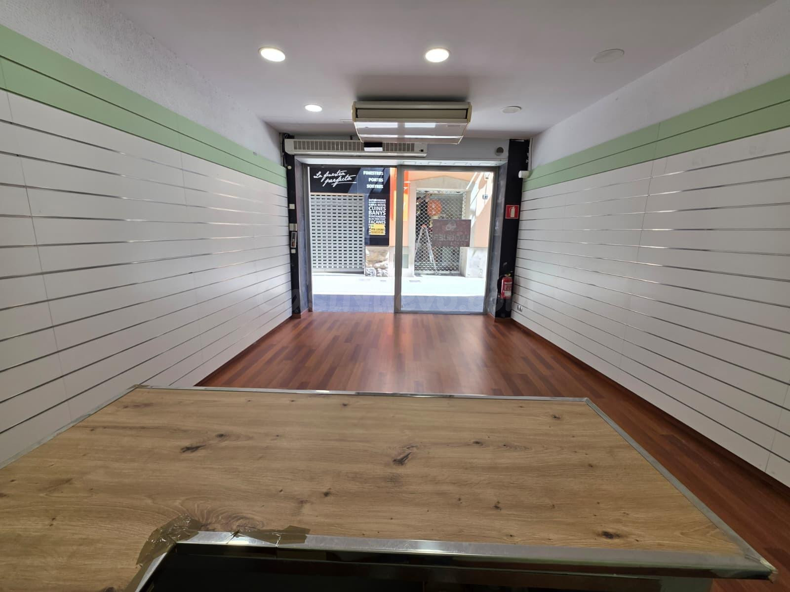LOCAL COMERCIAL EN CALLE ARGENT - foto 4