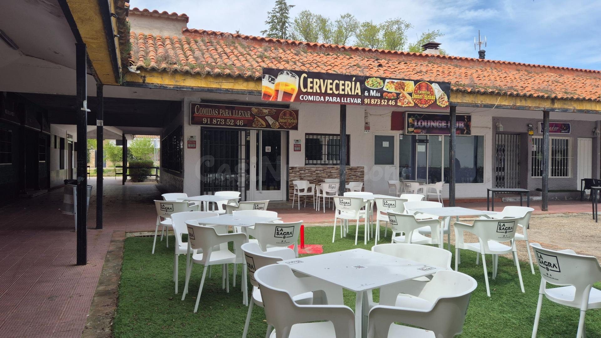 Se vende local comercial en Eurovillas - foto 3