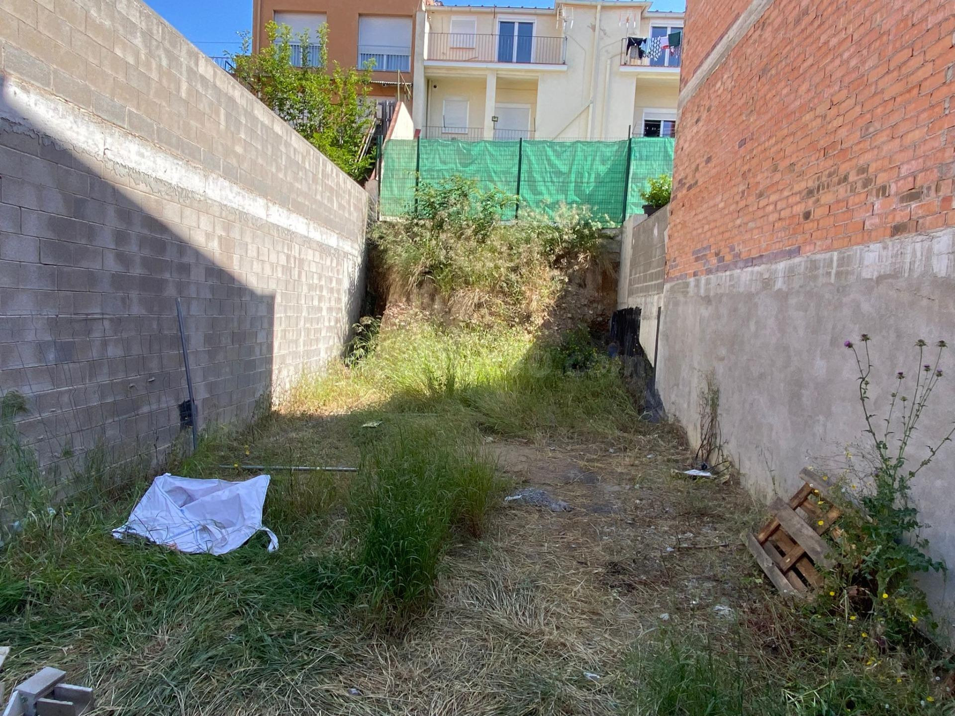 VENTA TERRENO EN IGUALADA ZONA POBLE SEC 101,30M2!!