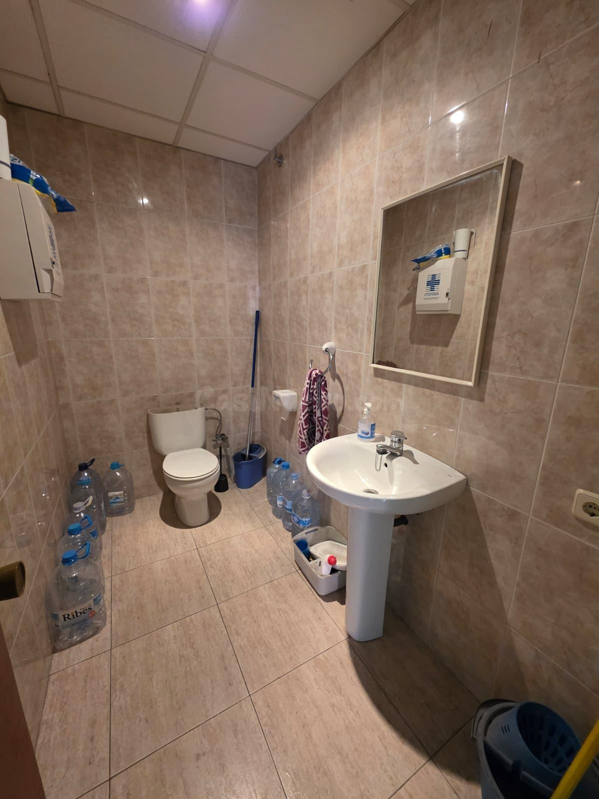 VENTA O ALQUILER DE LOCAL COMERCIAL EN IGUALADA ZONA POBLE S - foto 3