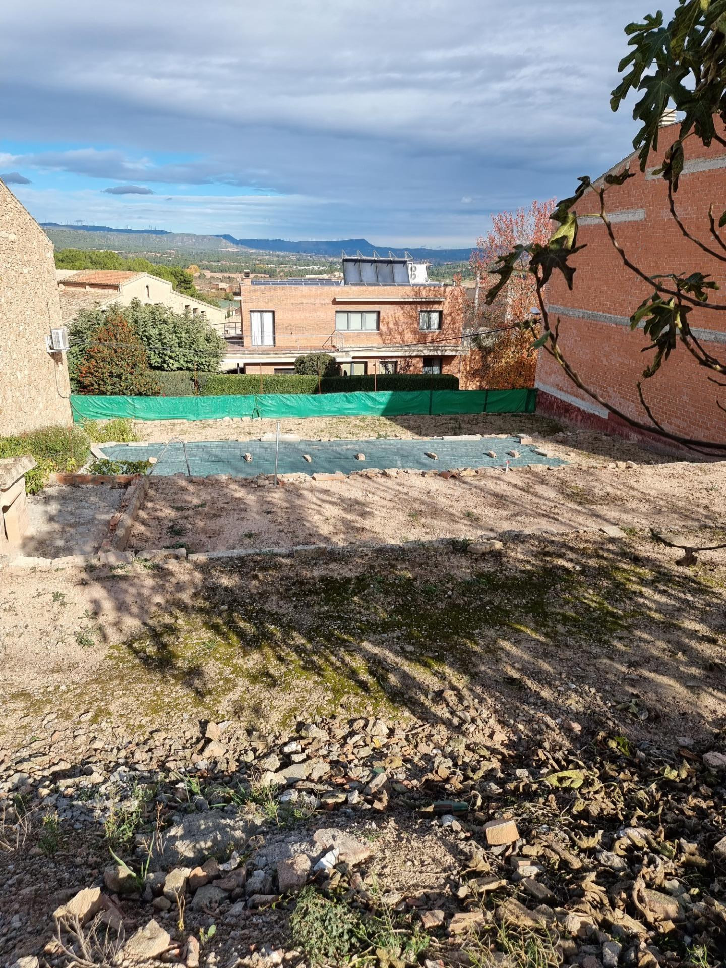 VENTA DOS TERRENOS URBANOS EN SANT MARTÍ DE TOUS ZONA TRANQU