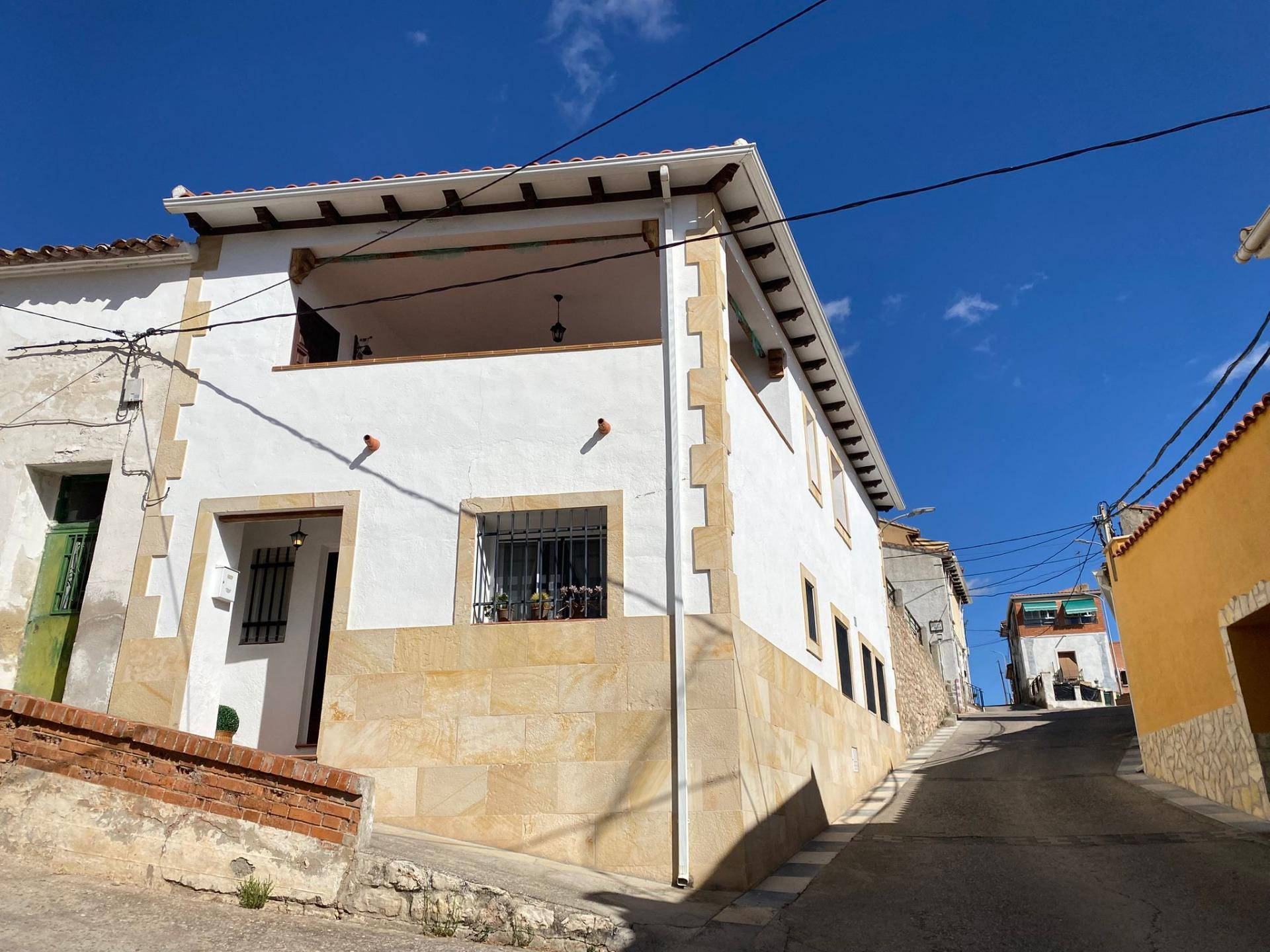 Casa en Villar del Olmo con terraza - foto 2