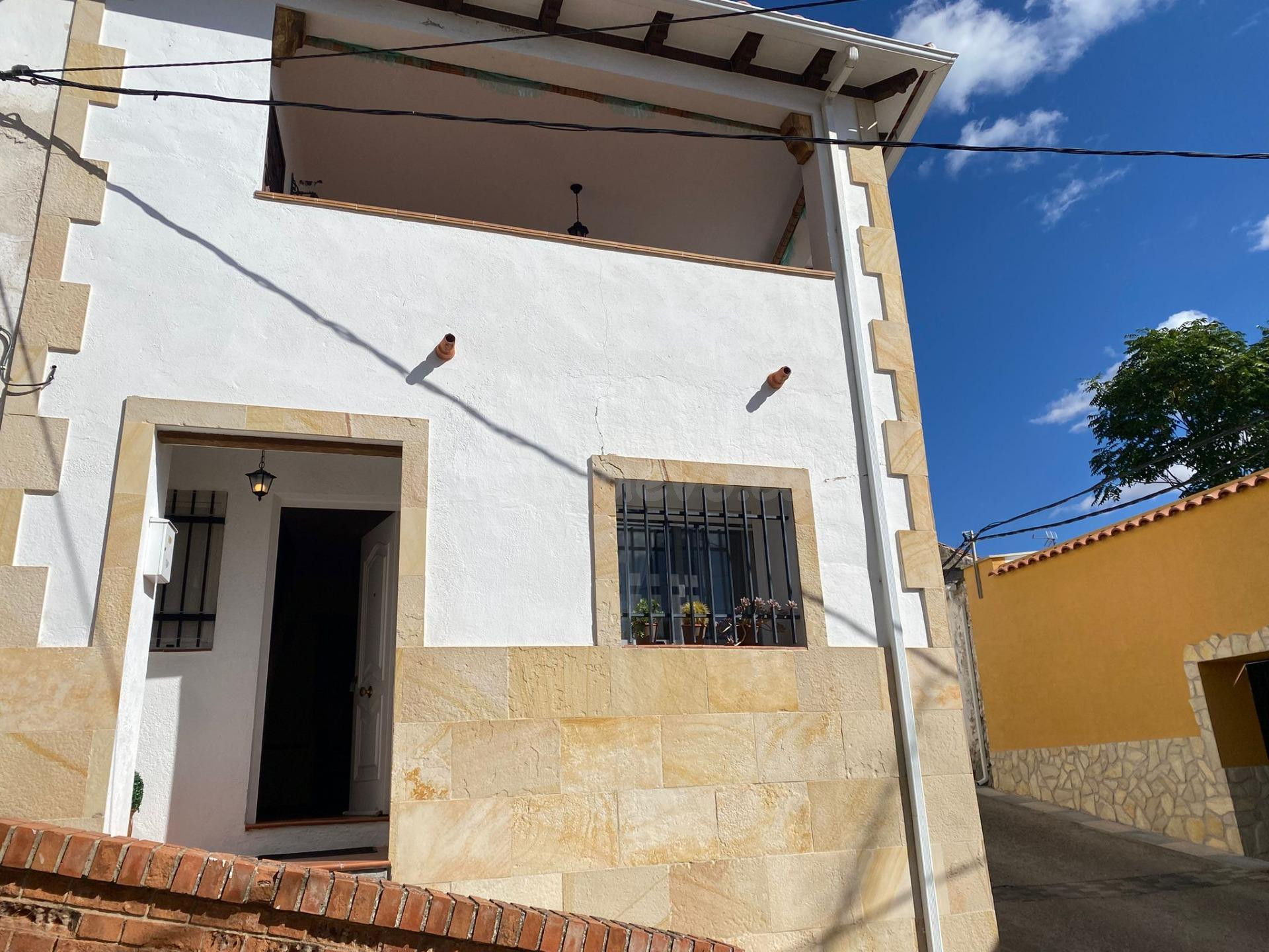 Casa en Villar del Olmo con terraza - foto 4