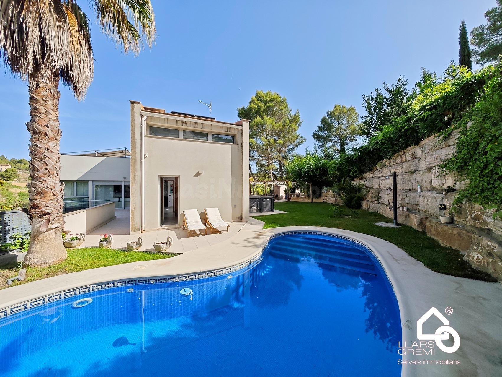 VENTA CHALET EN ÒDENA ZONA PUEBLO GARAJE, JARDÍN Y PISCINA!! - foto 2