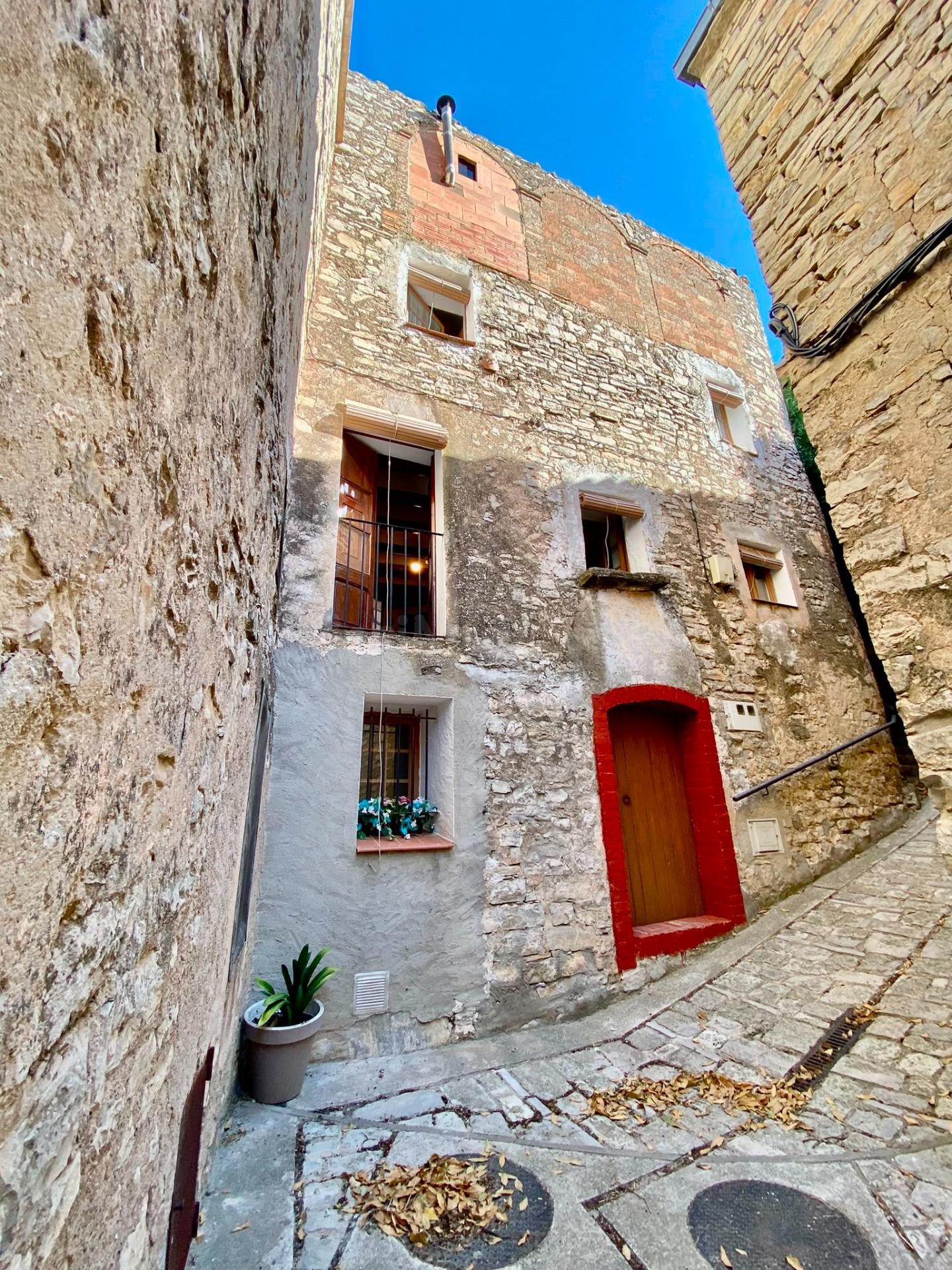 VENTA CASA EN ST. GUIM DE FREIXENET ZONA B. ST. DOMI AMB PATI I MAGATZEM!!