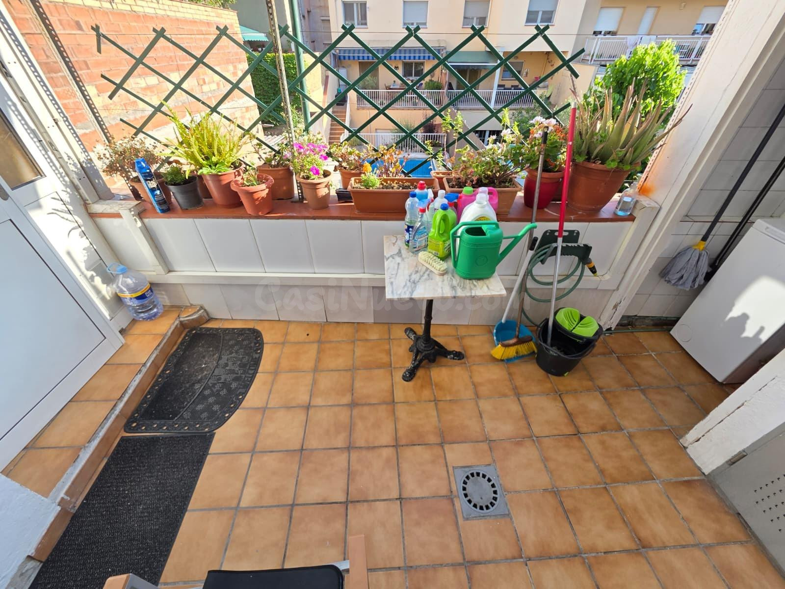 VENTA PLANTA BAJA EN IGUALADA ZONA POBLE SEC BUENA UBICACIÓN - foto 2
