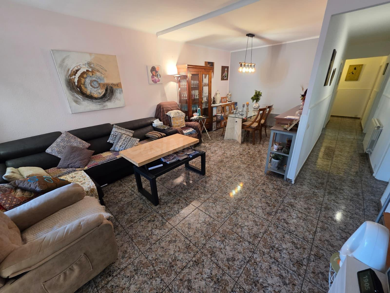 VENTA PLANTA BAJA EN IGUALADA ZONA POBLE SEC BUENA UBICACIÓN - foto 4