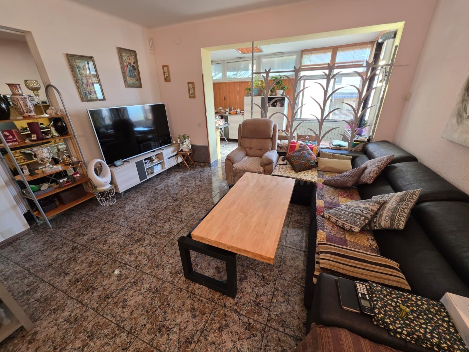 VENTA PLANTA BAJA EN IGUALADA ZONA POBLE SEC BUENA UBICACIÓN - foto 5