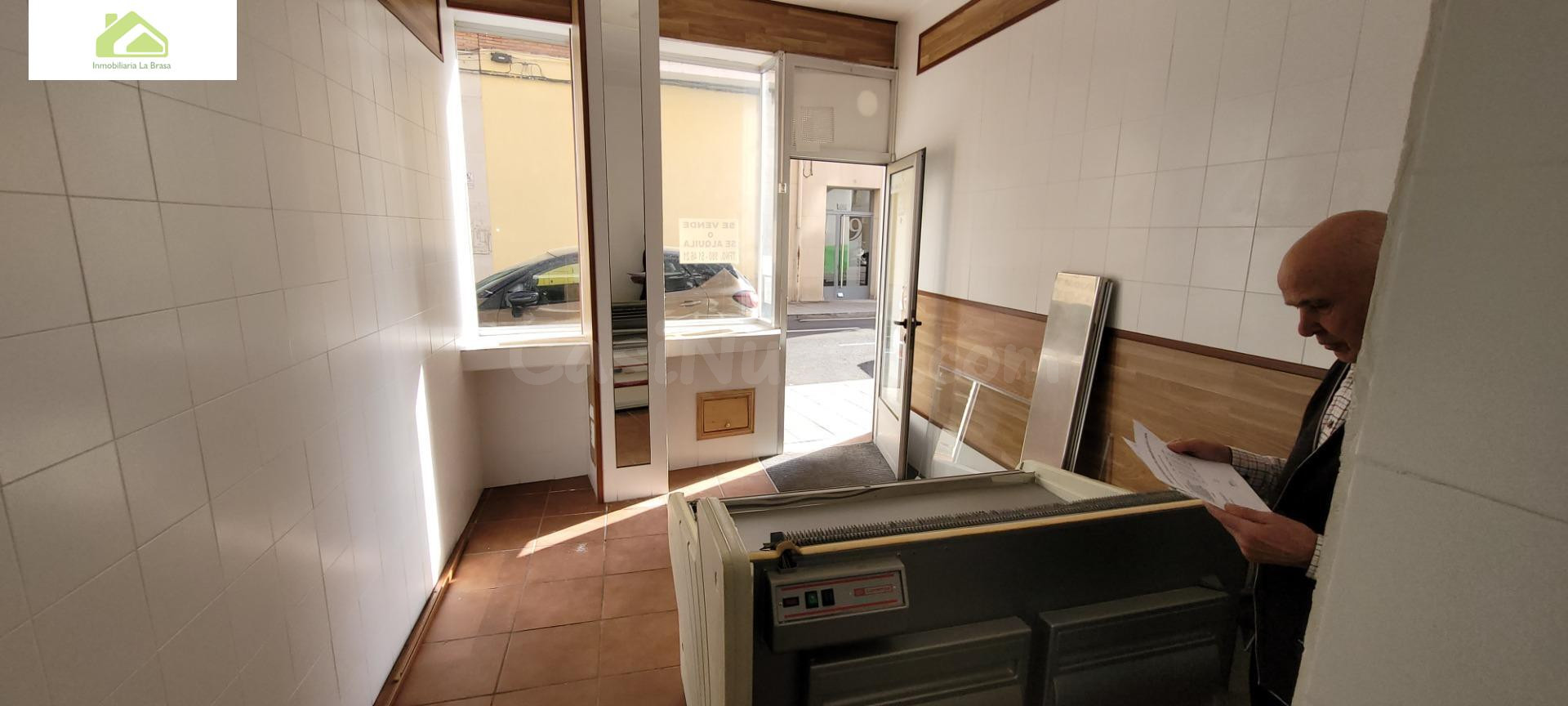 VENTA LOCAL ZONA CONDES DE ALBA Y ALISTE ( 2 LOCALES UNIDOS) - foto 4