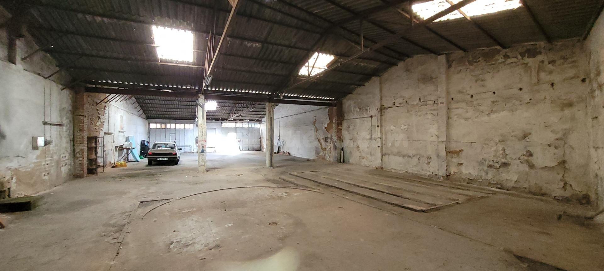 ALQUILER NAVE URBANA, ZONA LAS VEGAS, C/ DON RAMIRO - foto 3