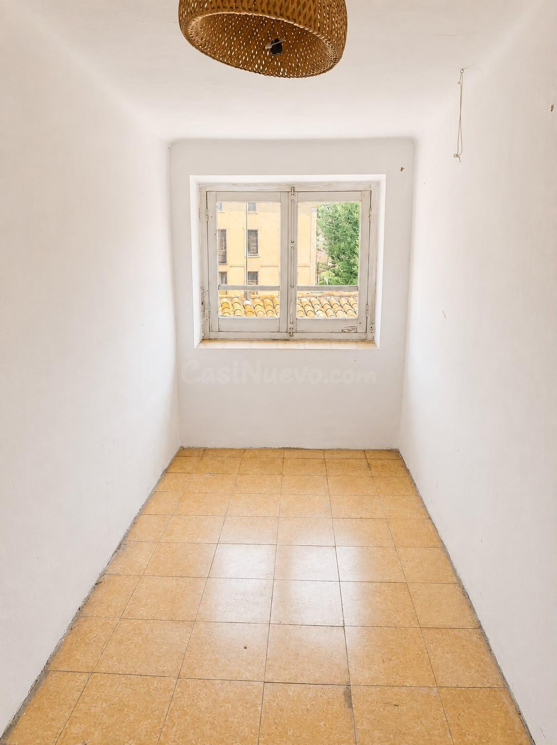 VENDER CASA EN VALLBONA ZONA CENTRO GARAJE Y TRASTERO!! - foto 3