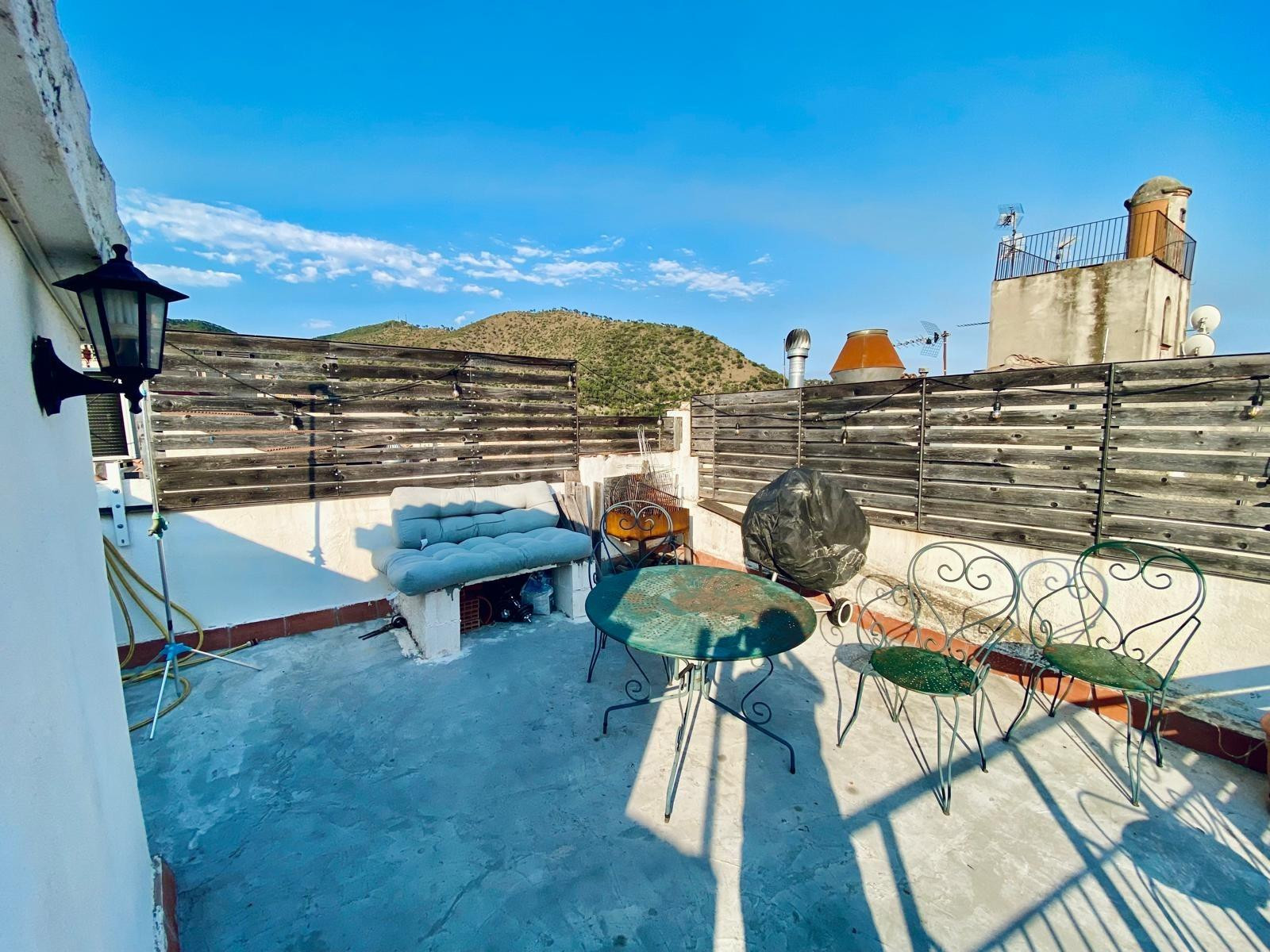 VENTA CASA EN CAPELLADES 4 habitaciones, TERRAZA Y LOCAL!!
