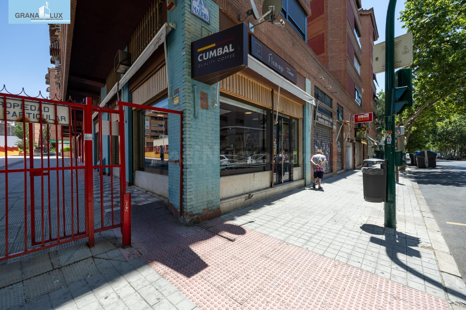 Local Comercial en rentabilidad con gran fachada en esquina. - foto 2
