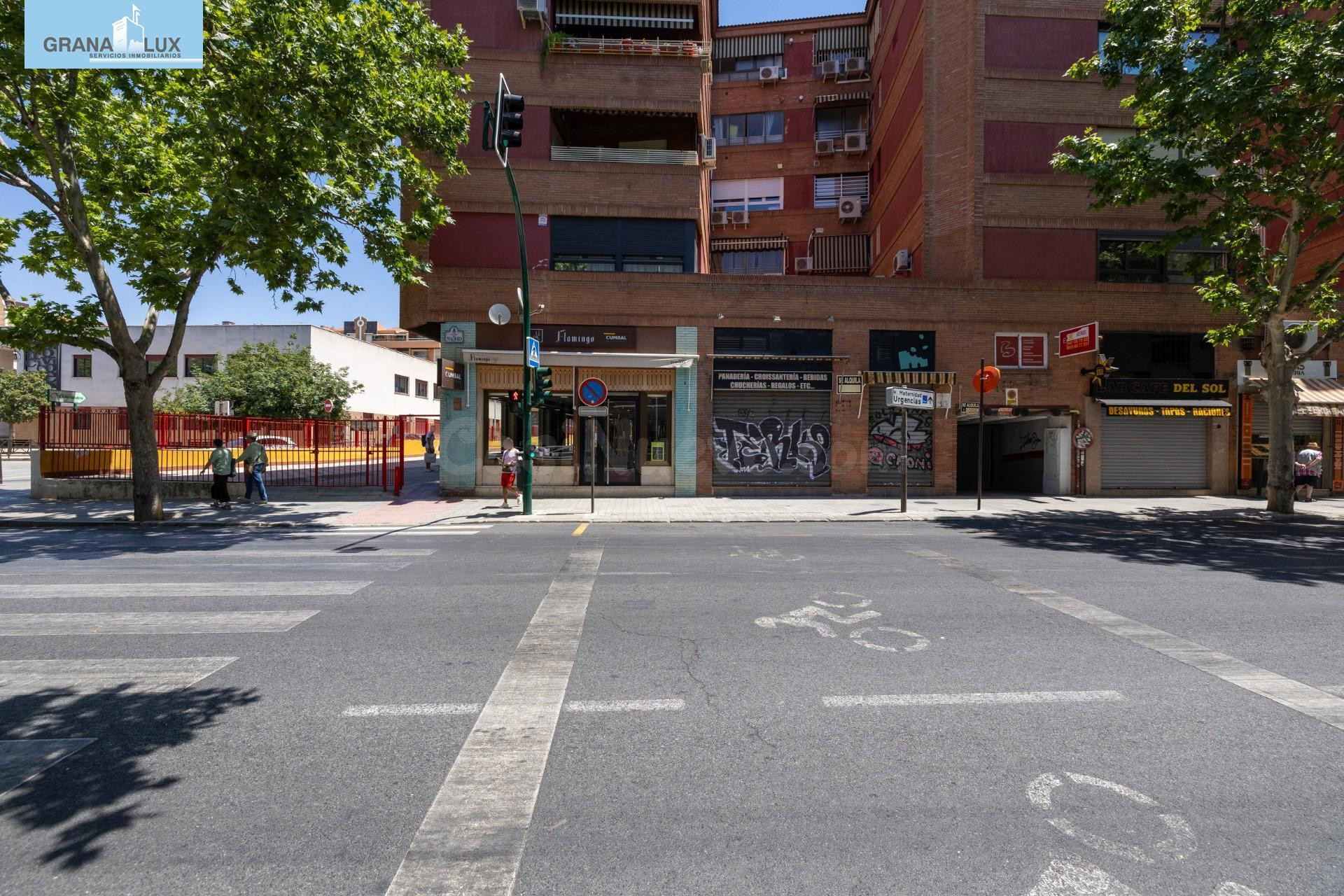 Local Comercial en rentabilidad con gran fachada en esquina. - foto 4