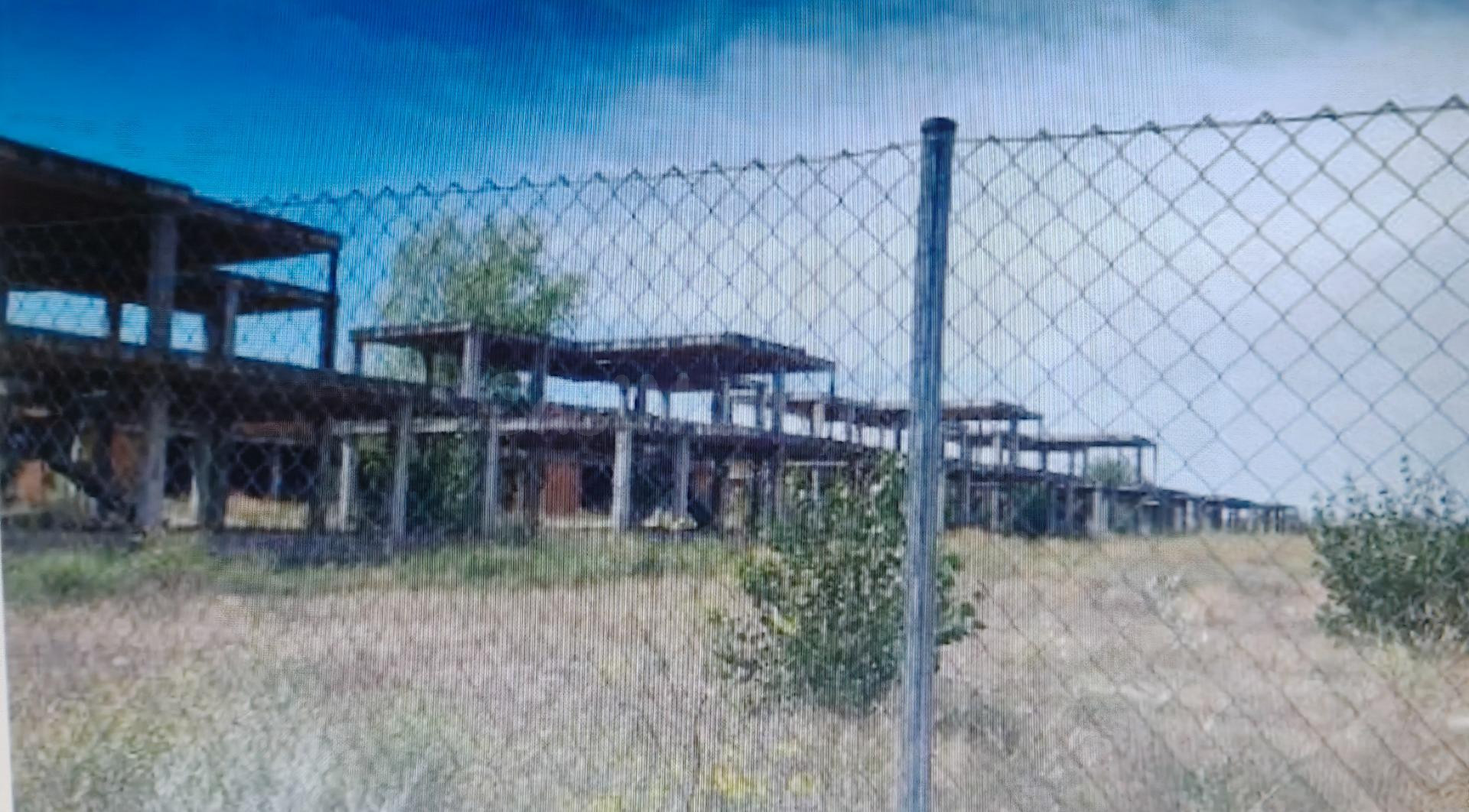 OBRA PARADA EN VILLARALBO