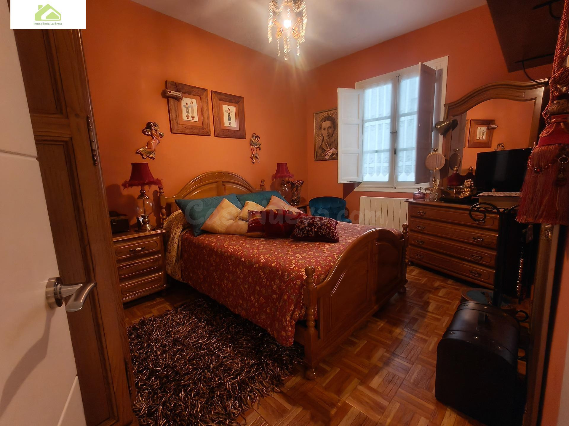 PISO EN VENTA EN ZONA PUERTA LA FERIA DE 4 habitaciones, 2º  - foto 3
