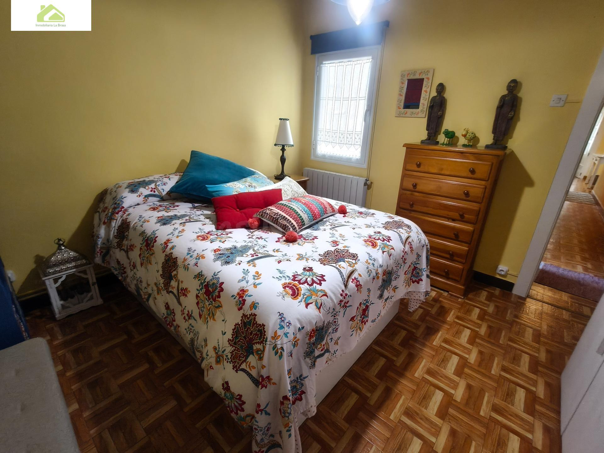 PISO EN VENTA EN ZONA PUERTA LA FERIA DE 4 habitaciones, 2º  - foto 5