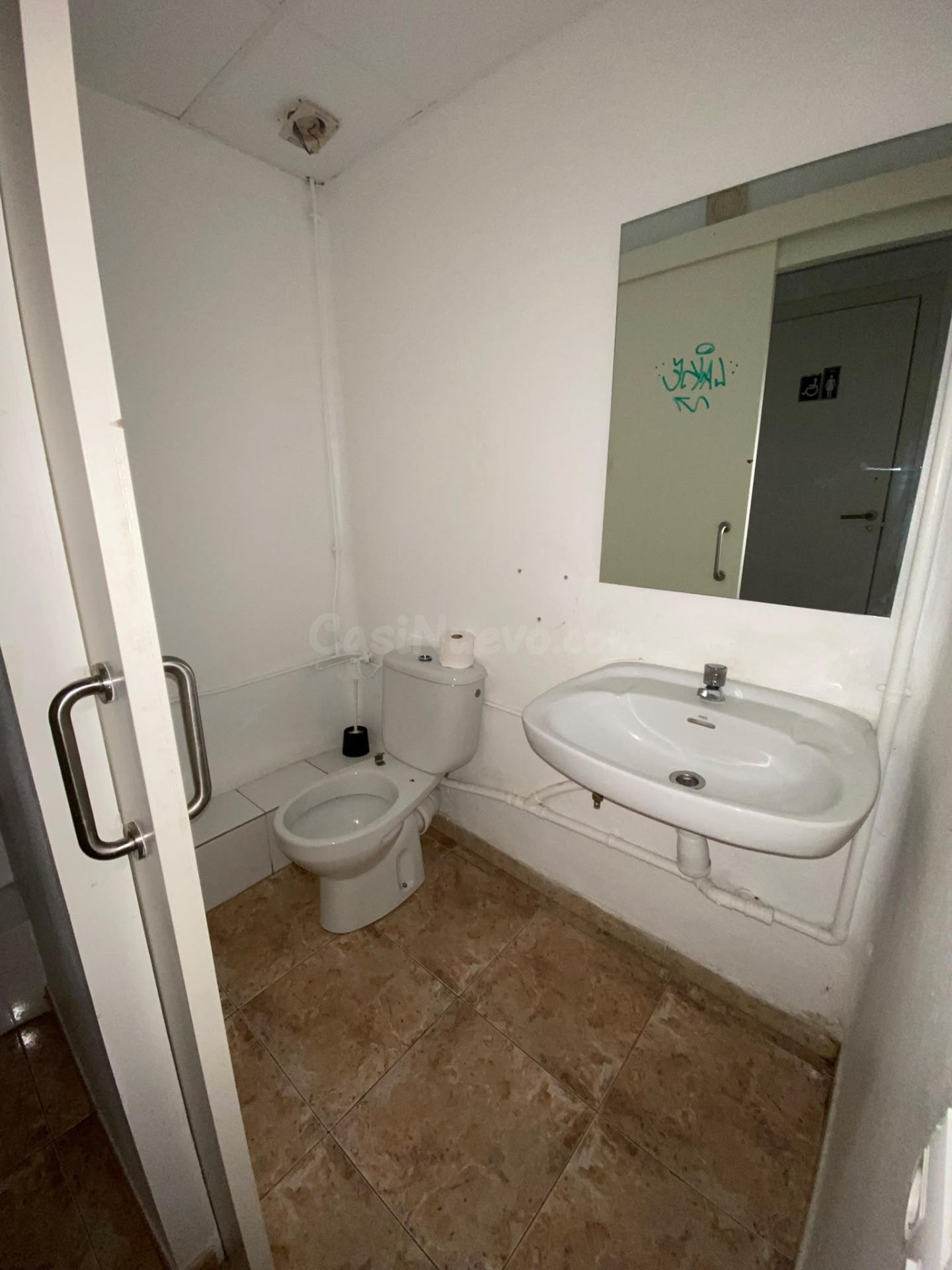 ALQUILER LOCAL COMERCIAL EN IGUALADA ZONA CENTRO 98M2!! - foto 5