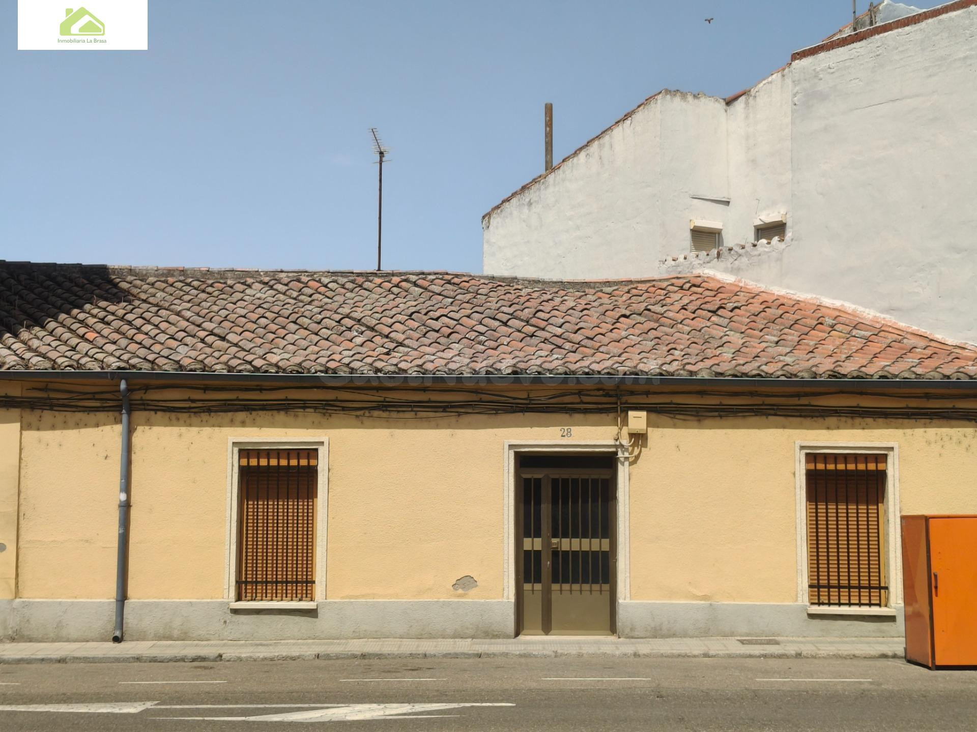 Amplia Casa en Venta en el Barrio Pinilla de Zamora por 150.